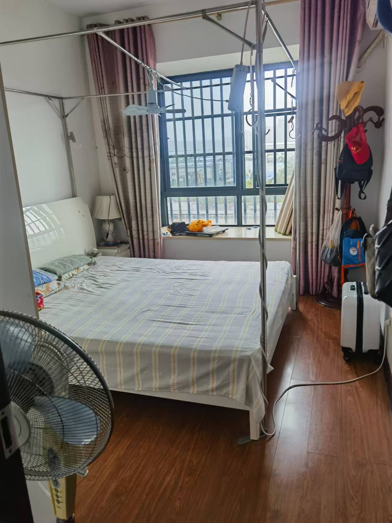 南海幸福城  1室2厅1卫   2200.00元/月室内图