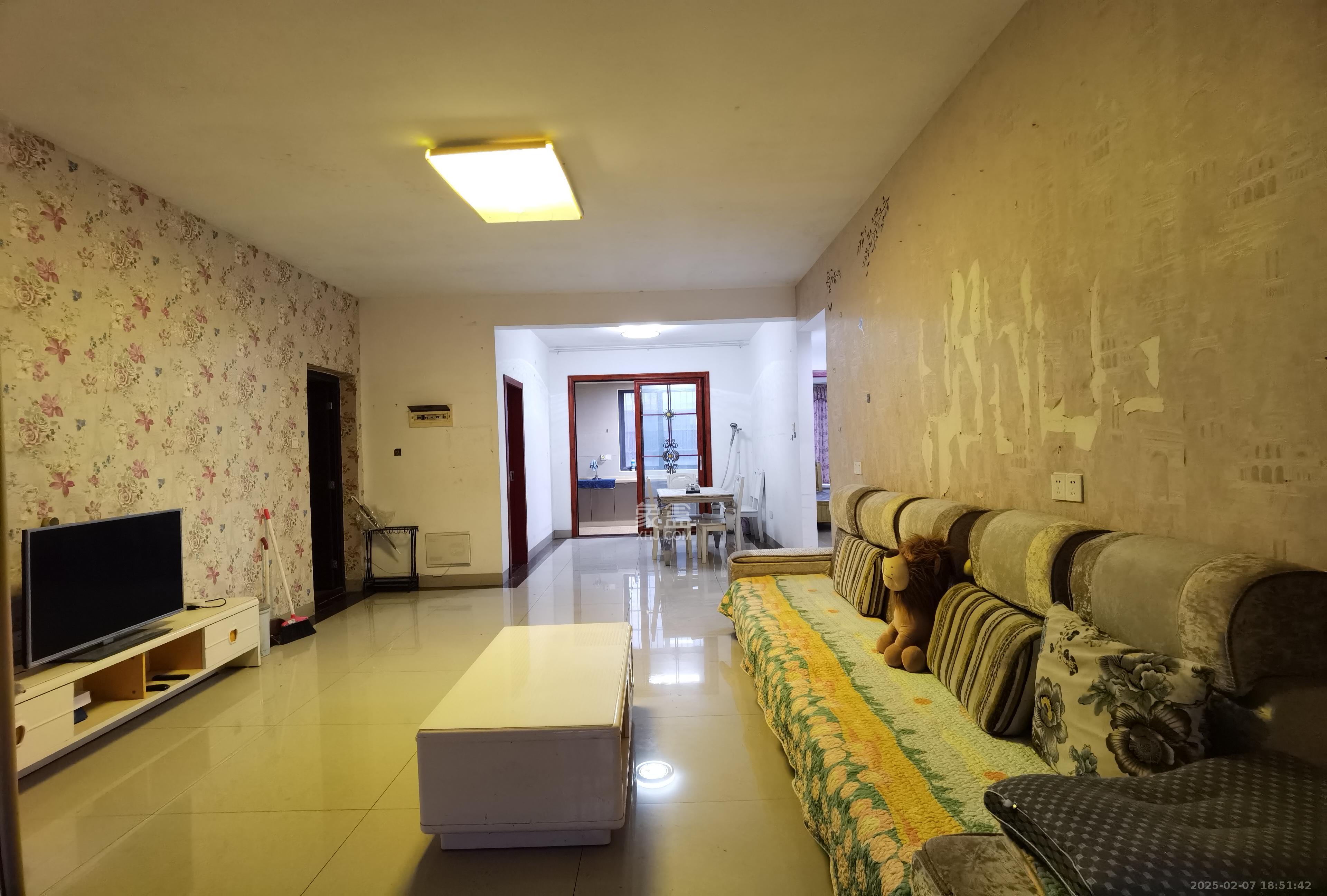 联诚国际城 3室2厅2卫 2000.0元/月 联诚国际城 3室2厅2卫 2000.0元/月室内图