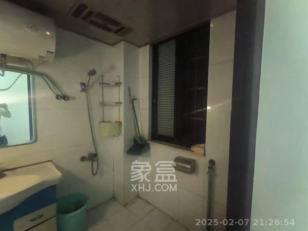 银盘鑫城 1室1厅1卫 1600.0元/月 银盘鑫城 1室1厅1卫 1600.0元/月室内图