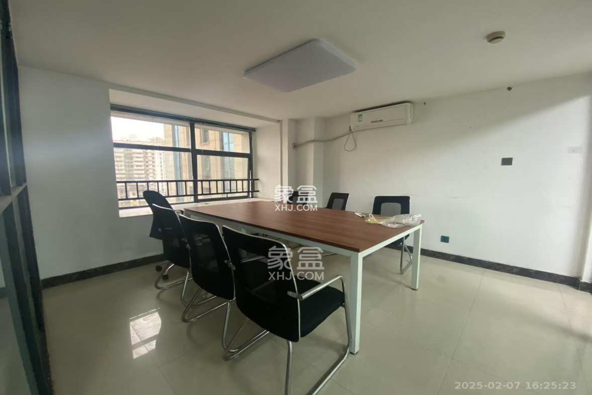 蓝湾国际广场 1室1厅1卫 3800.0元/月 蓝湾国际广场 1室1厅1卫 3800.0元/月室内图