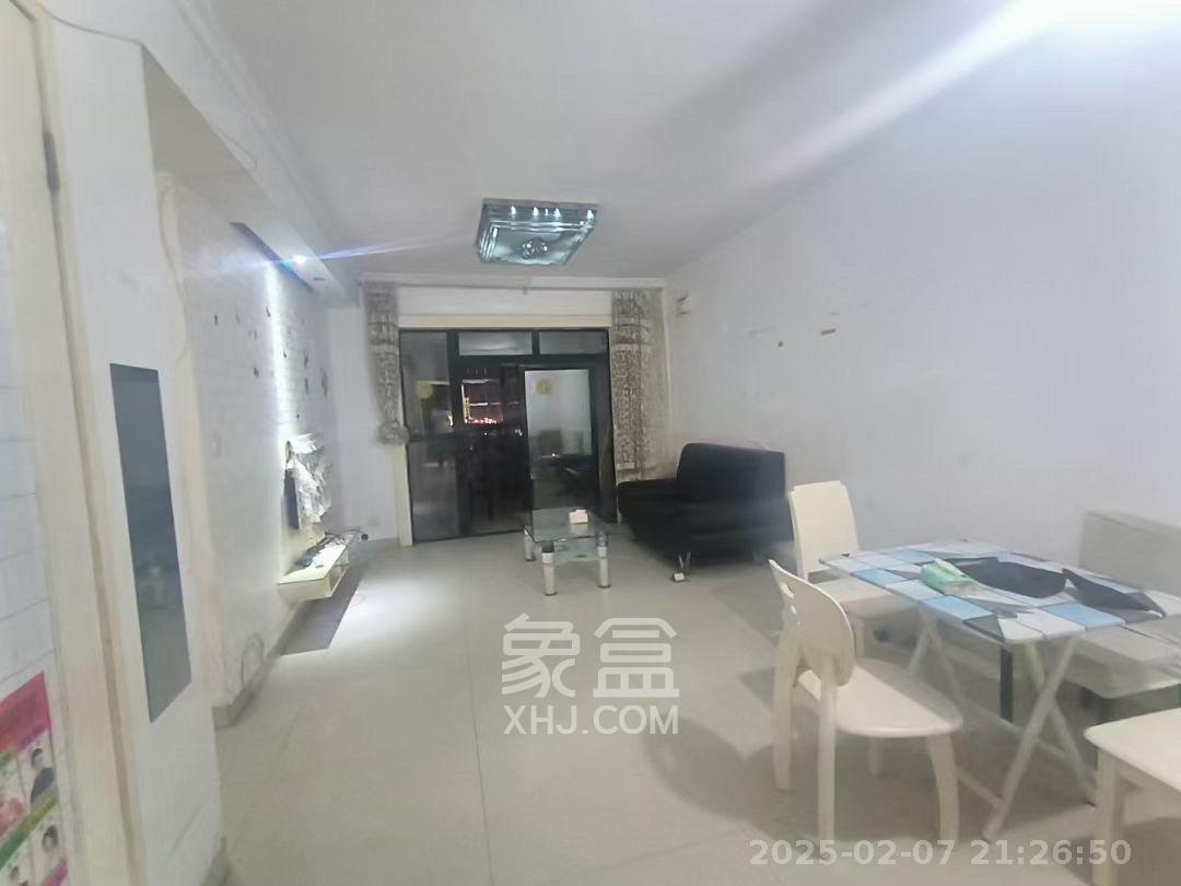 银盘鑫城  1室1厅1卫    1600.0元/月 银盘鑫城  1室1厅1卫    1600.0元/月