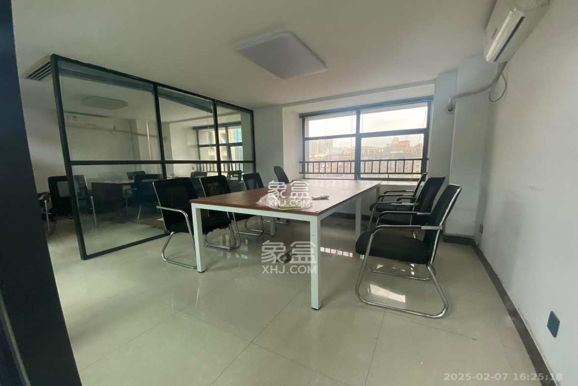 蓝湾国际广场 1室1厅1卫 3800.0元/月 蓝湾国际广场 1室1厅1卫 3800.0元/月室内图