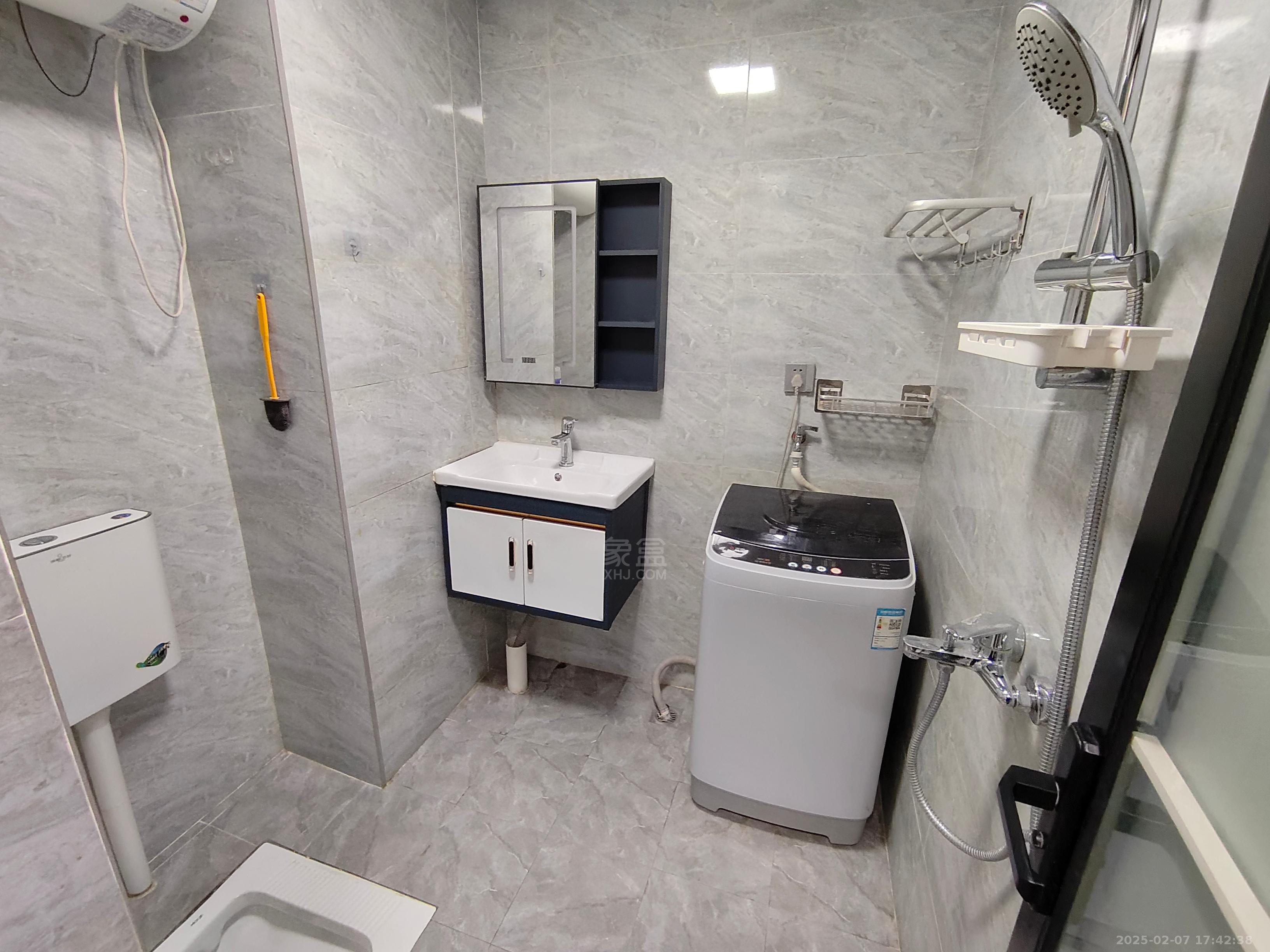 朗廷览江 1室1厅1卫 1500.0元/月 朗廷览江 1室1厅1卫 1500.0元/月室内图