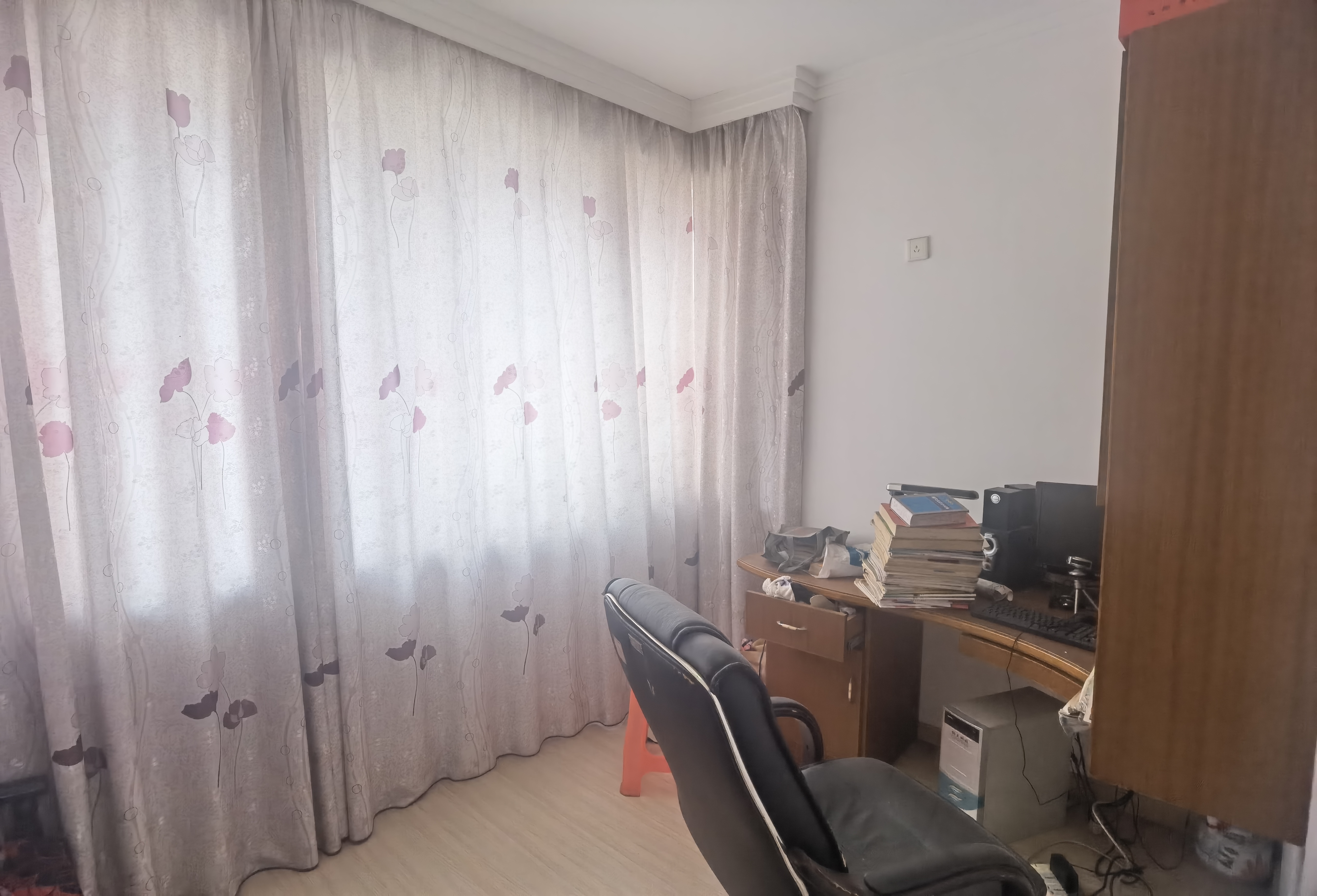 长安花园 4室2厅2卫 45.8万 长安花园 4室2厅2卫 45.8万客厅