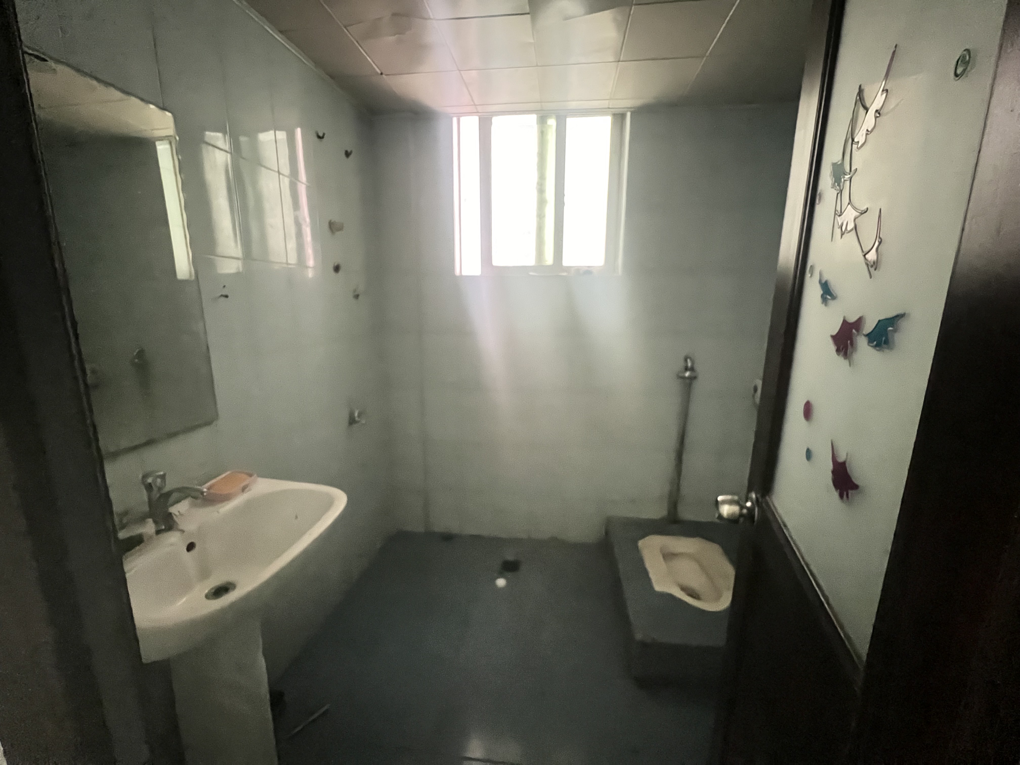 富豪大厦(富豪花园) 3室2厅1卫 125.0万 富豪大厦(富豪花园) 3室2厅1卫 125.0万客厅