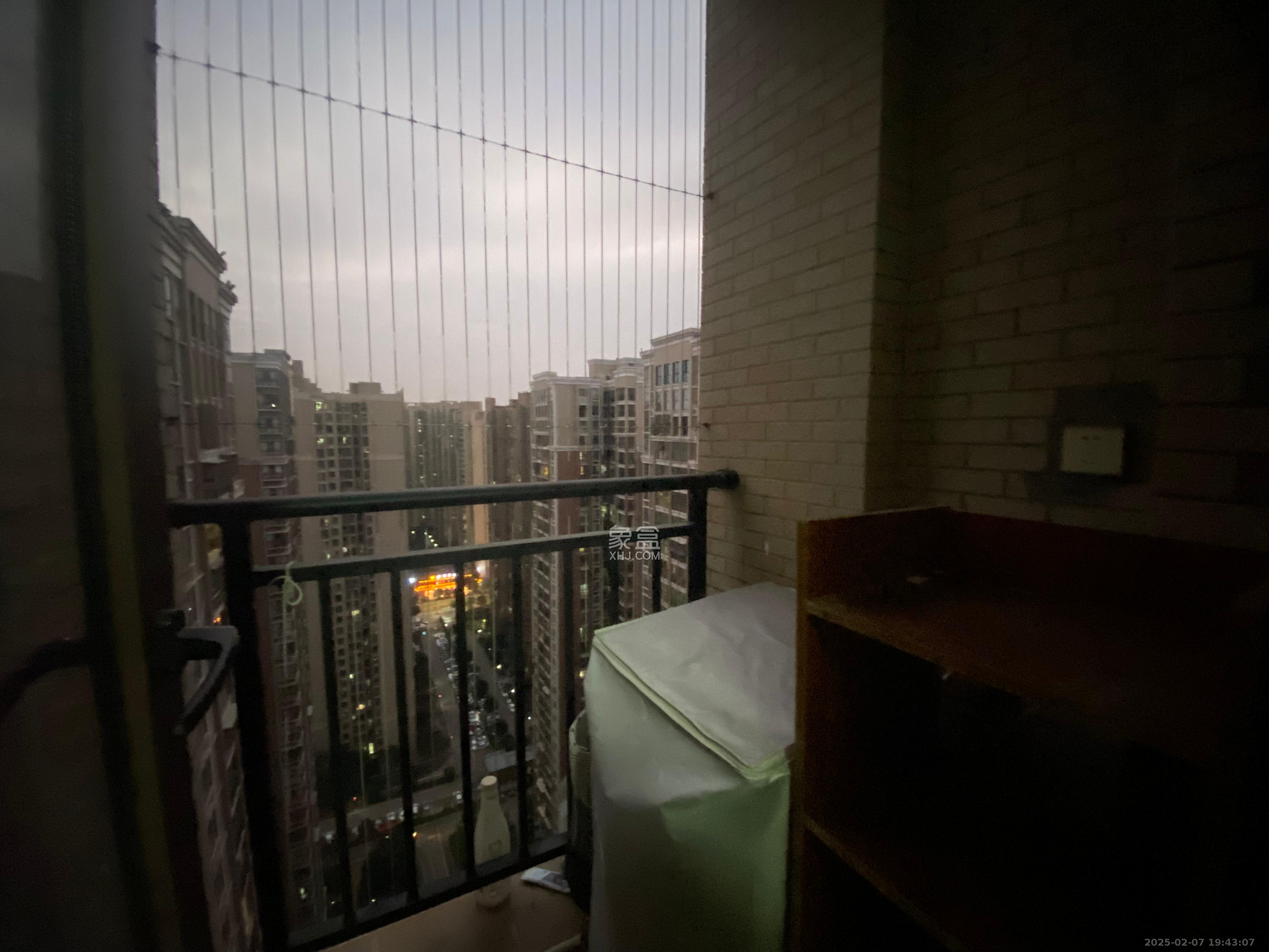水岸世景  1室1厅1卫   1000.00元/月室内图