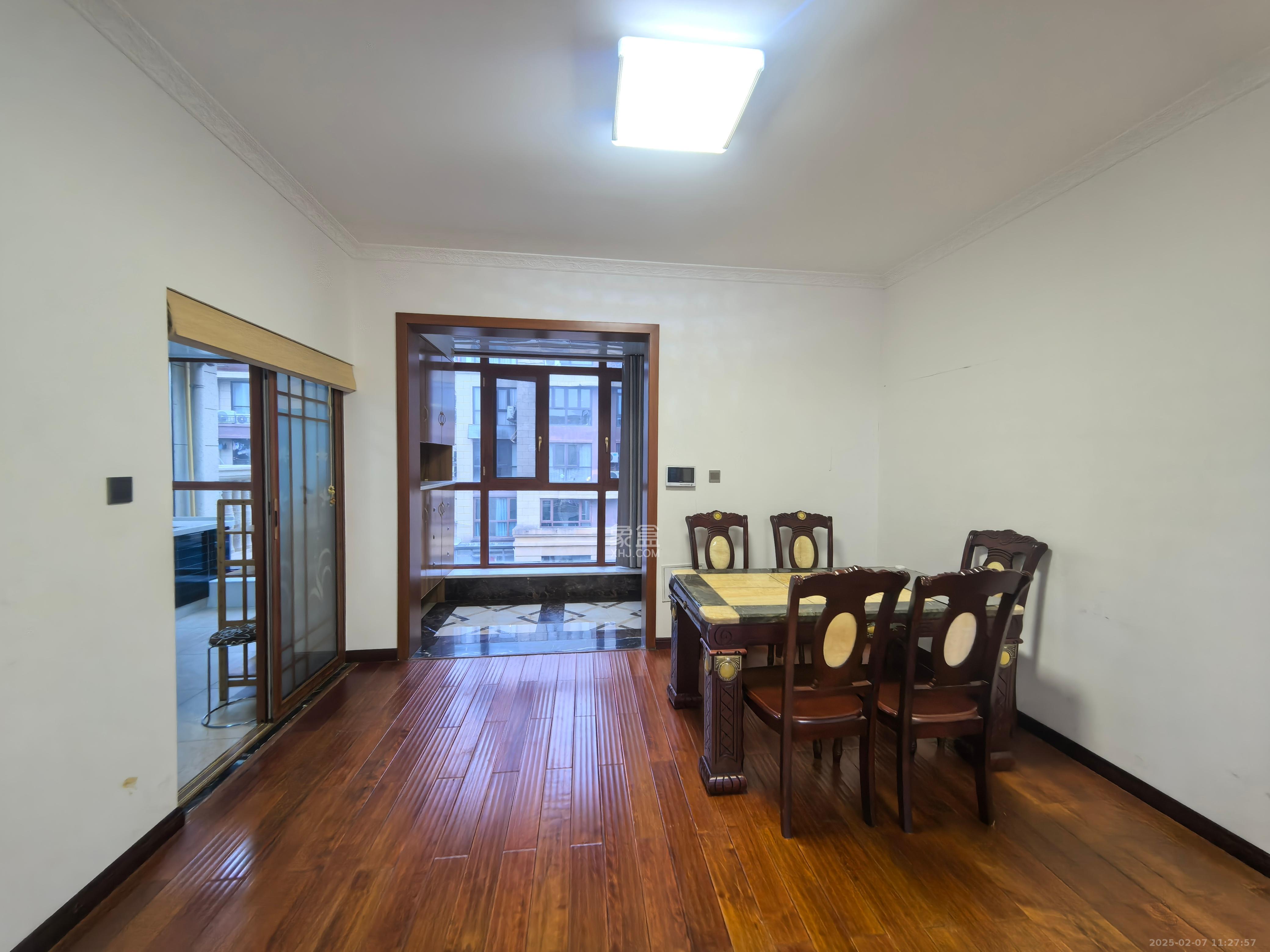 奥克斯缔壹城  5室2厅1卫    3600.0元/月 奥克斯缔壹城  5室2厅1卫    3600.0元/月