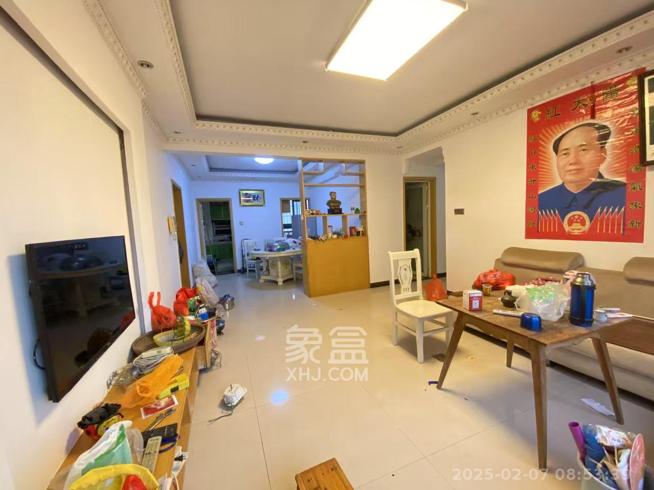 新雅黄金苑 4室2厅2卫 1800.0元/月 新雅黄金苑 4室2厅2卫 1800.0元/月室内图