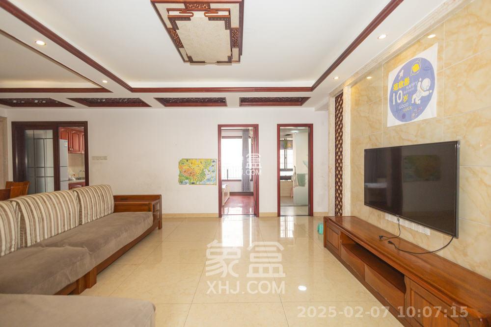 华润凤凰城二期  5室2厅2卫    3200.0元/月 华润凤凰城二期  5室2厅2卫    3200.0元/月室内图