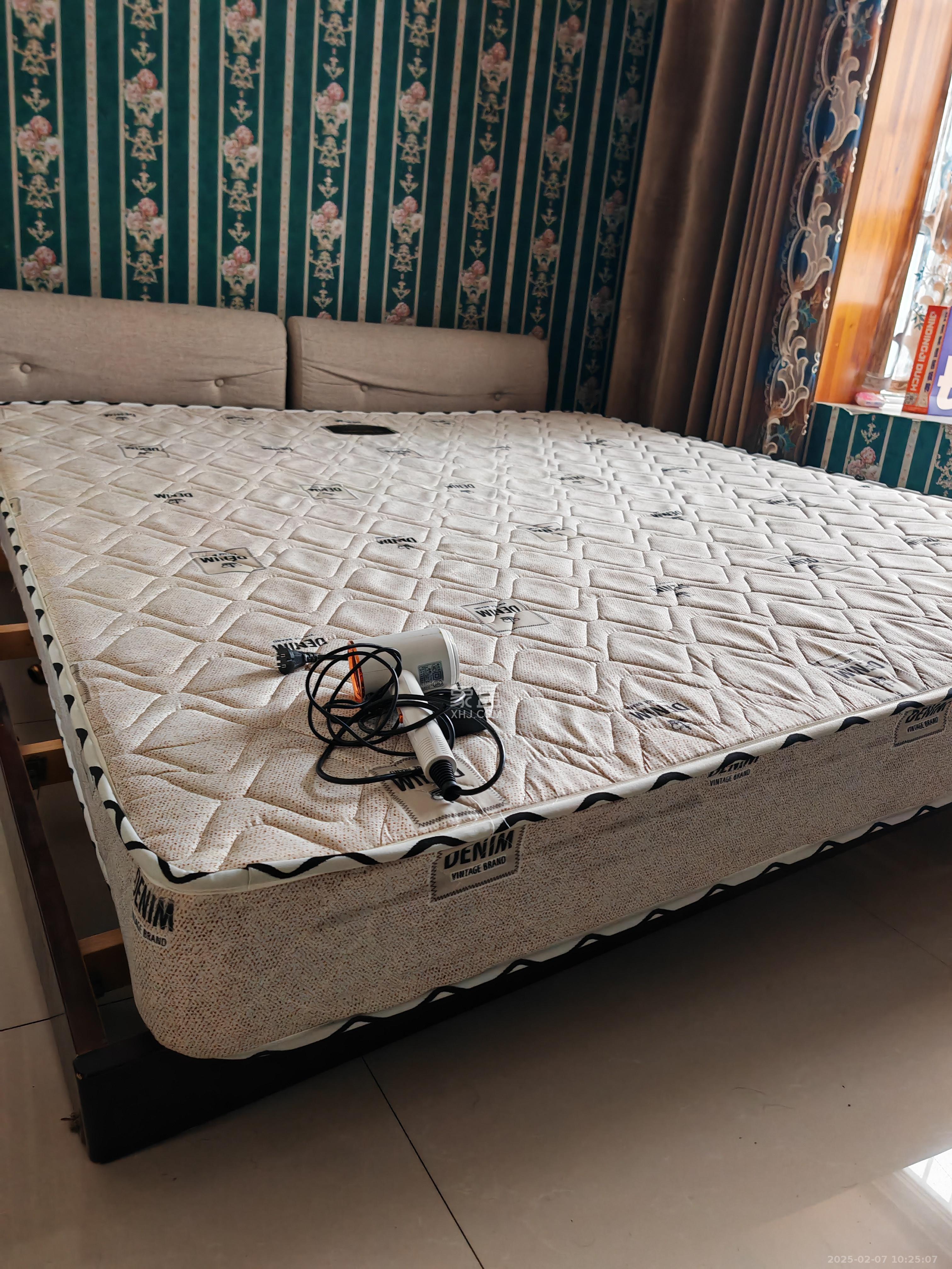 金麓西岸和苑  2室2厅1卫    1900.0元/月 金麓西岸和苑  2室2厅1卫    1900.0元/月室内图1