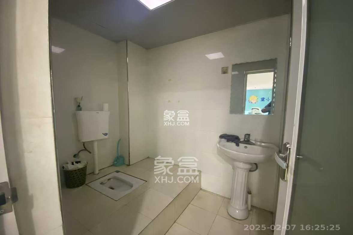 蓝湾国际广场 1室1厅1卫 3800.0元/月 蓝湾国际广场 1室1厅1卫 3800.0元/月室内图