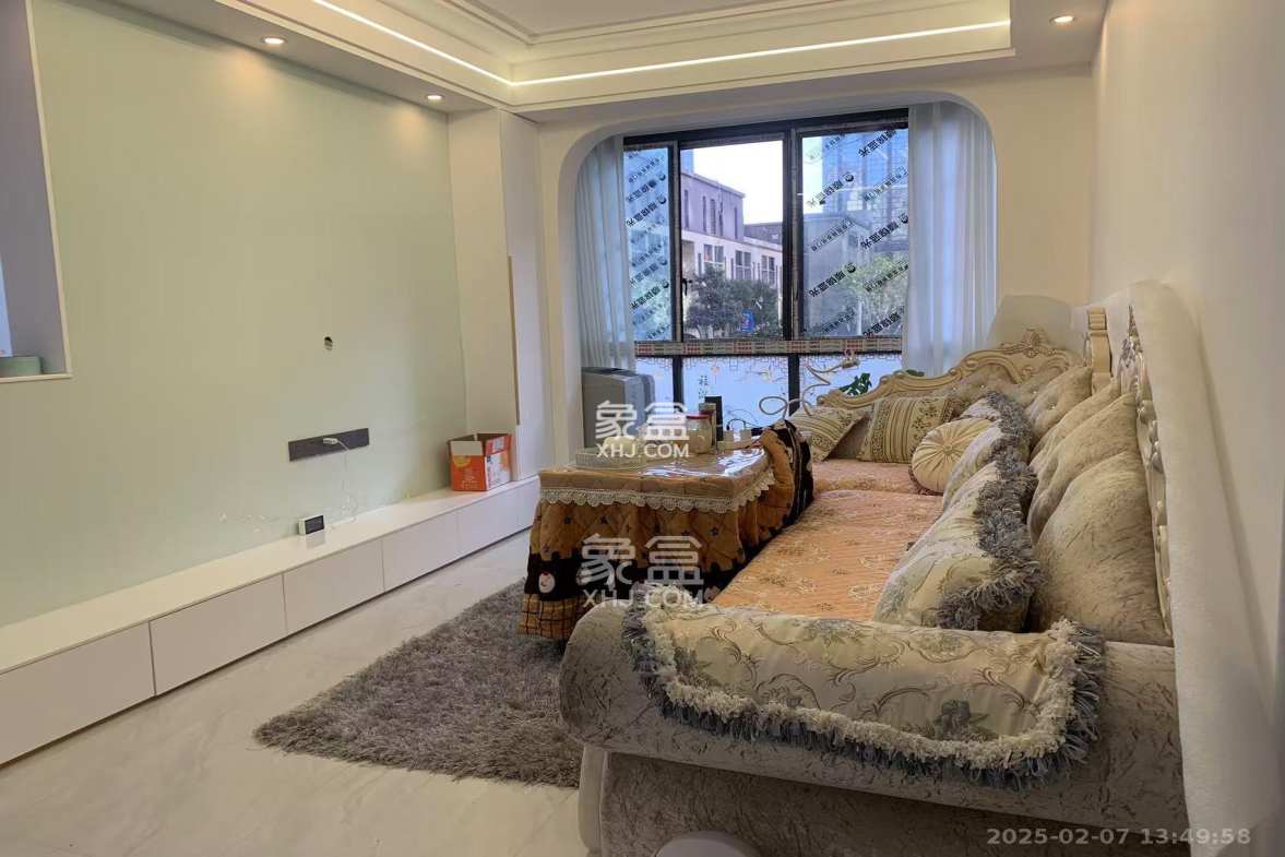 奥克斯滨仕花园(奥克斯洋湖广场/奥克斯中心) 3室2厅1卫 3800.0元/月 奥克斯滨仕花园(奥克斯洋湖广场/奥克斯中心) 3室2厅1卫 3800.0元/月室内图