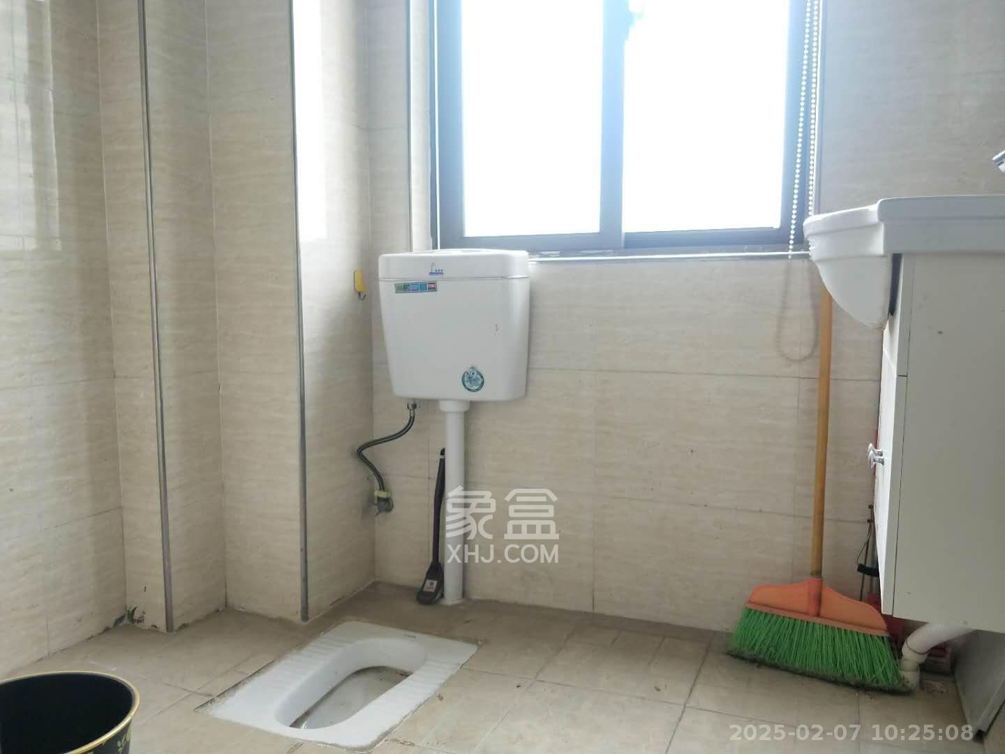阳光晶城  2室2厅1卫   1700.00元/月室内图