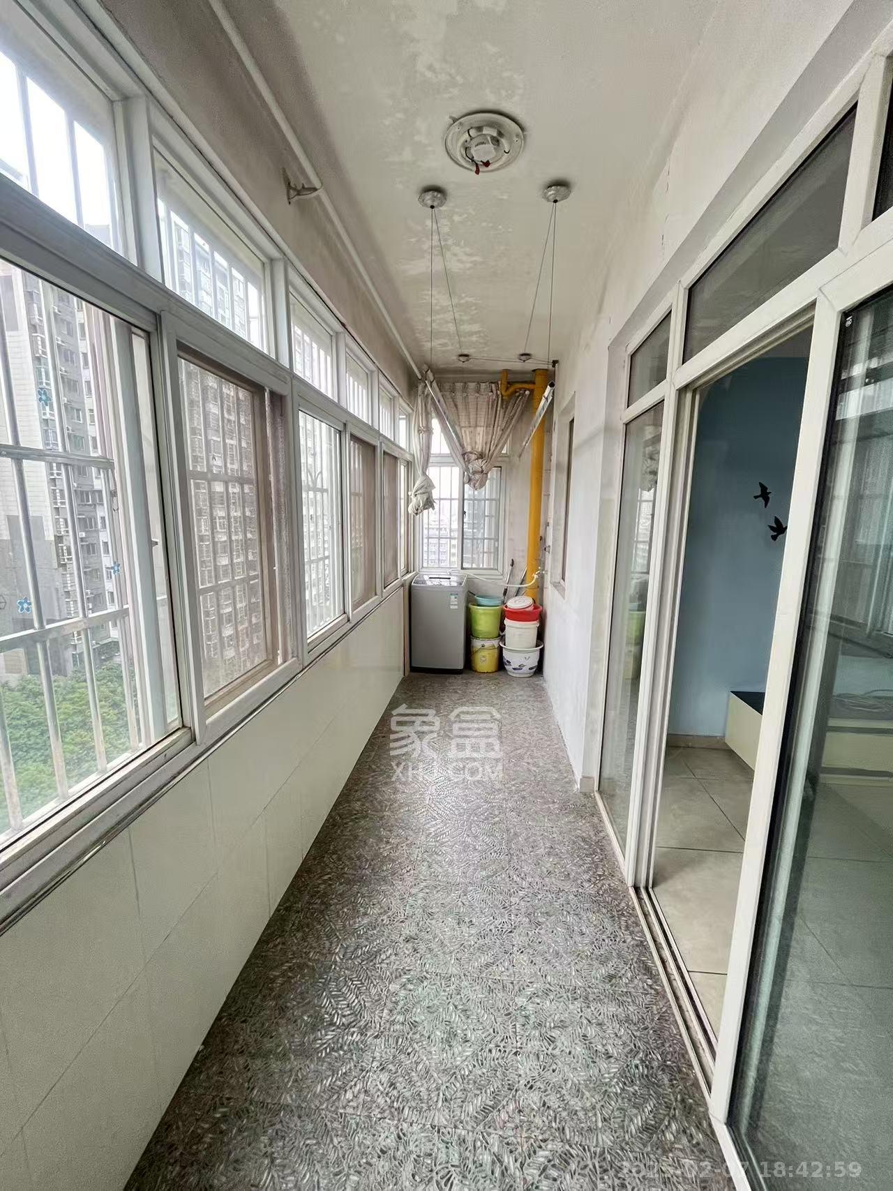 未来蜂巢  3室2厅1卫   2300.00元/月室内图