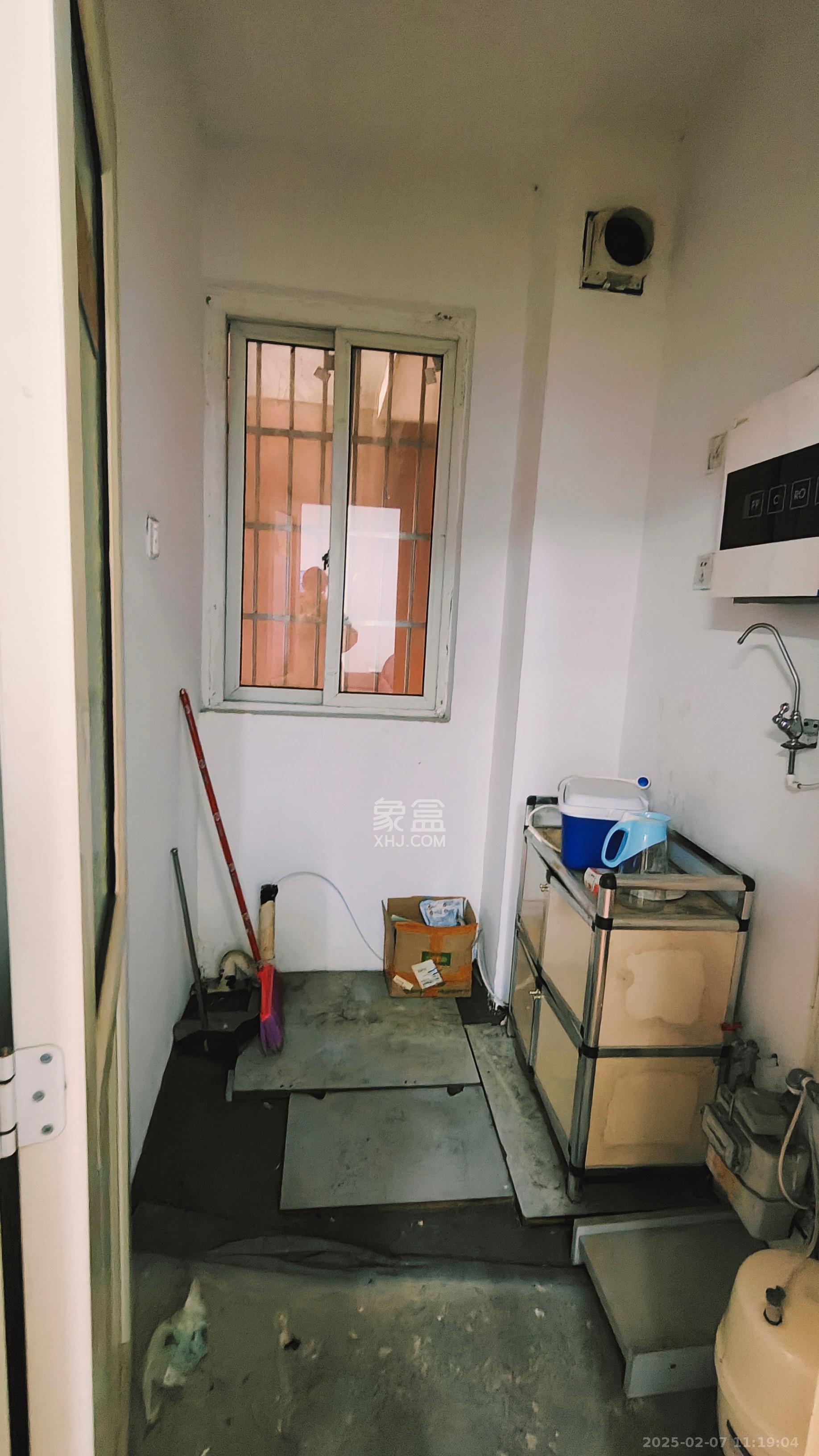 建鸿达现代公寓  1室1厅1卫    2200.0元/月 建鸿达现代公寓  1室1厅1卫    2200.0元/月室内图