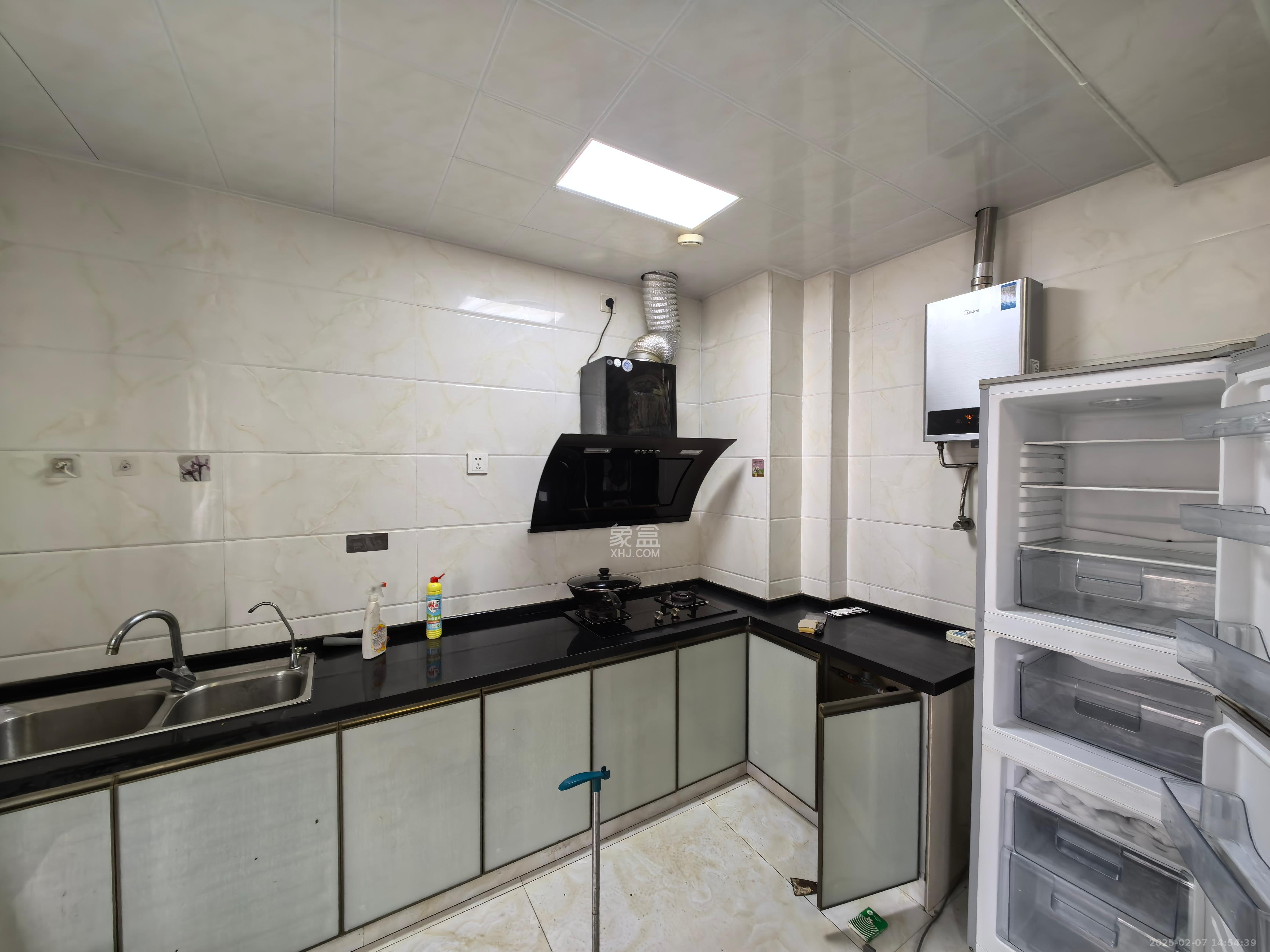 华润五彩城 3室2厅2卫 2200.0元/月 华润五彩城 3室2厅2卫 2200.0元/月室内图