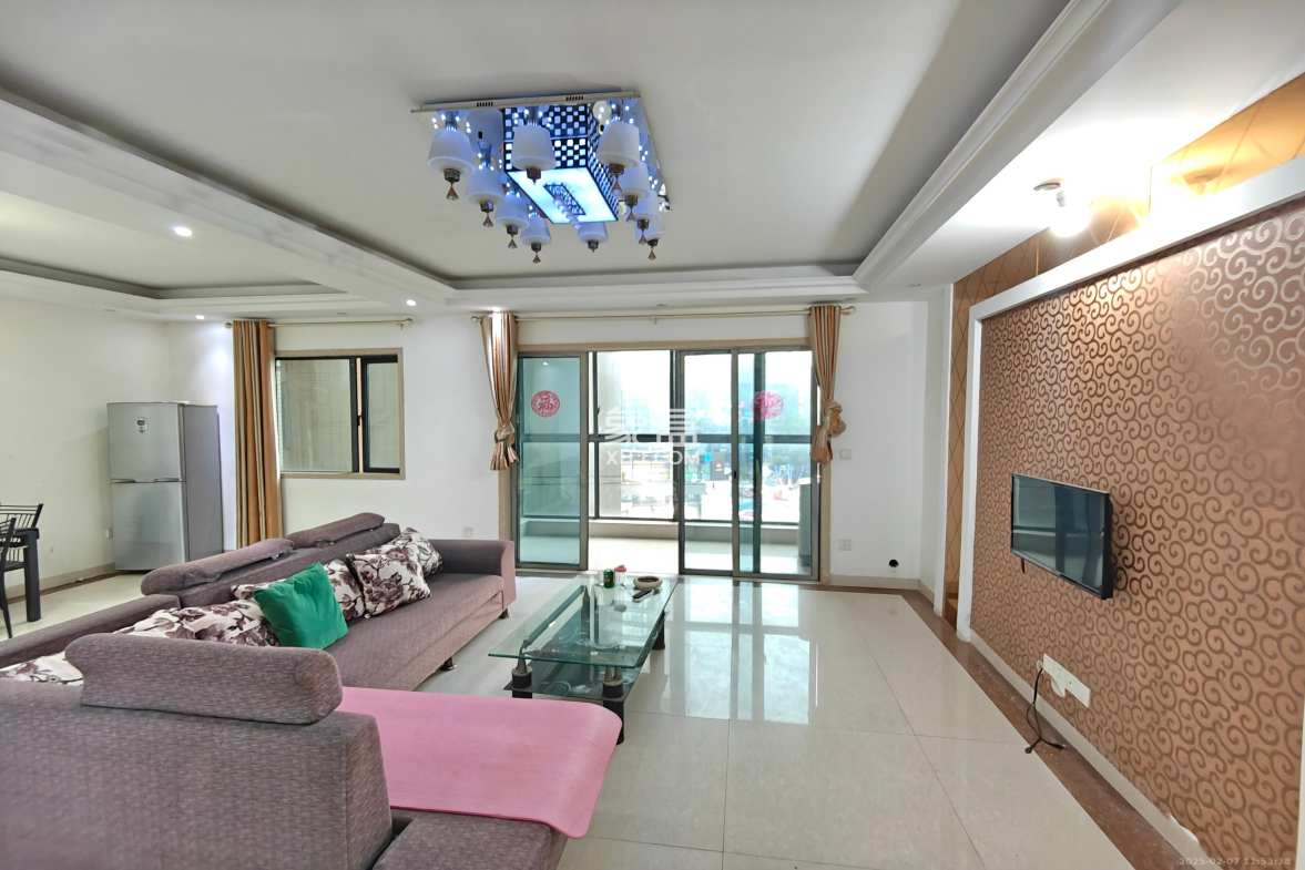 美的城一期 3室2厅2卫 1680.0元/月 美的城一期 3室2厅2卫 1680.0元/月室内图