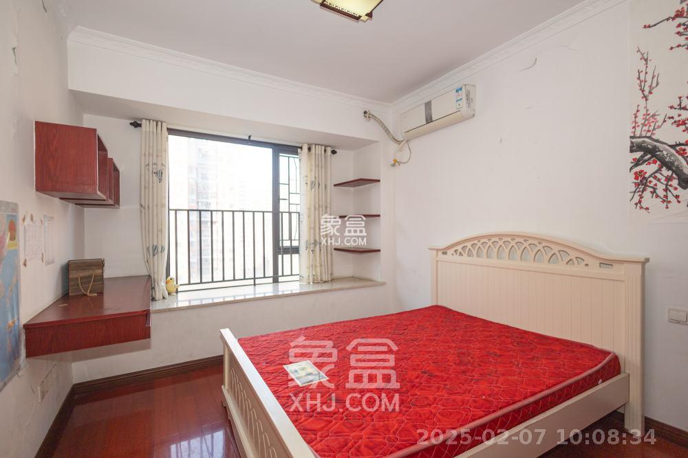 华润凤凰城二期  5室2厅2卫    3200.0元/月 华润凤凰城二期  5室2厅2卫    3200.0元/月室内图