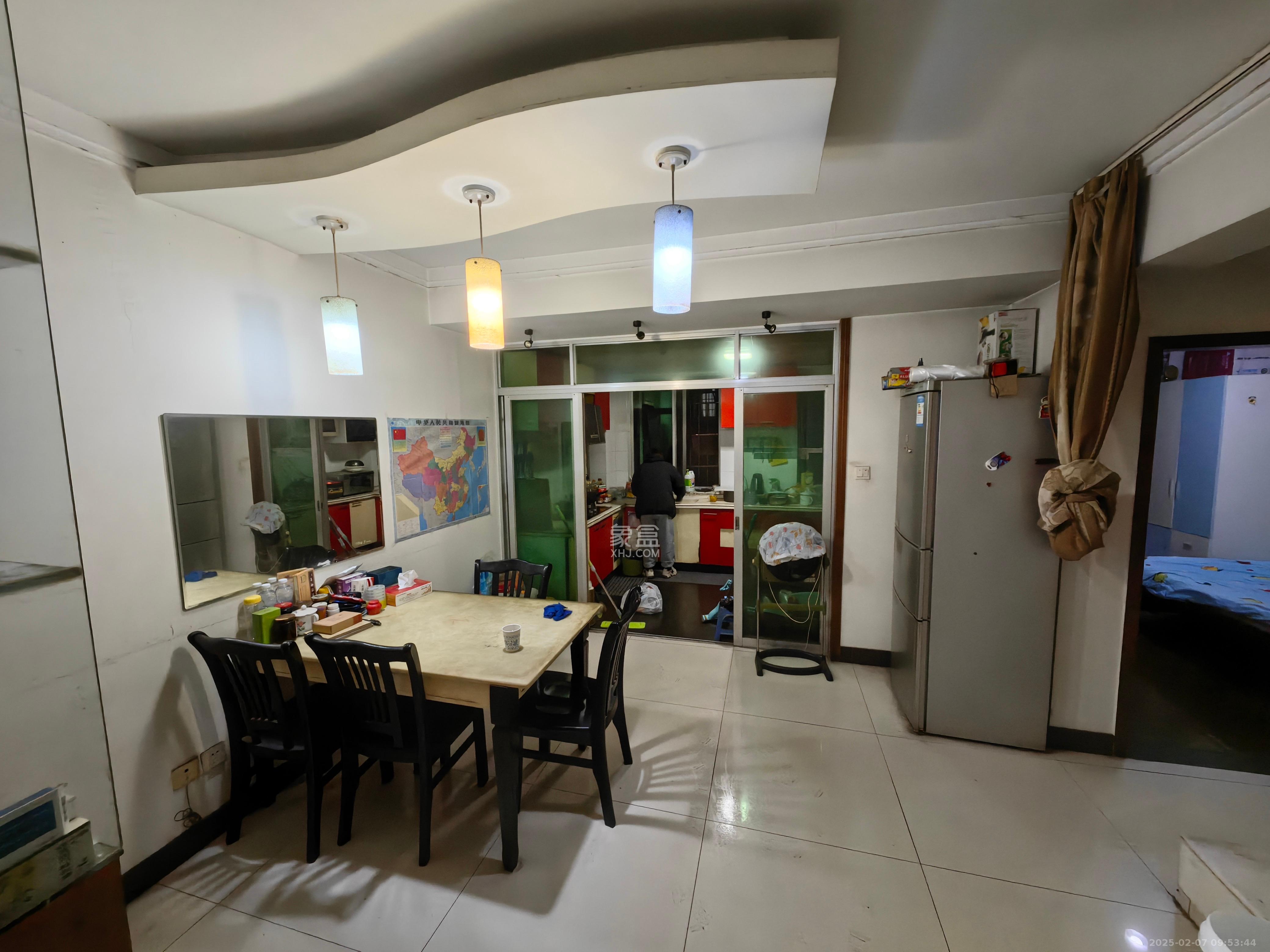 富湘园 5室2厅2卫 3300.0元/月 富湘园 5室2厅2卫 3300.0元/月室内图