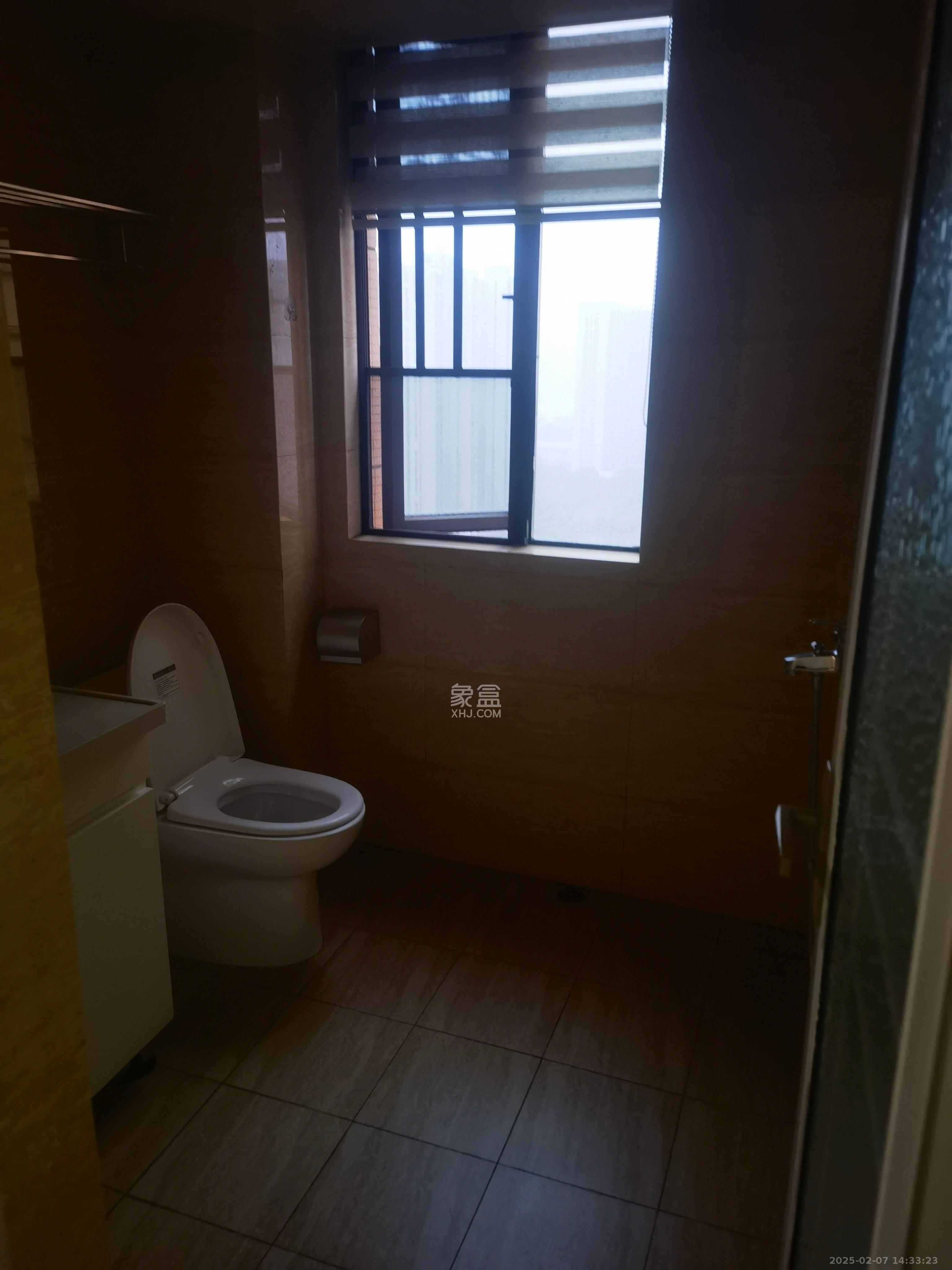 五江天街南区  3室2厅1卫   2400.00元/月室内图