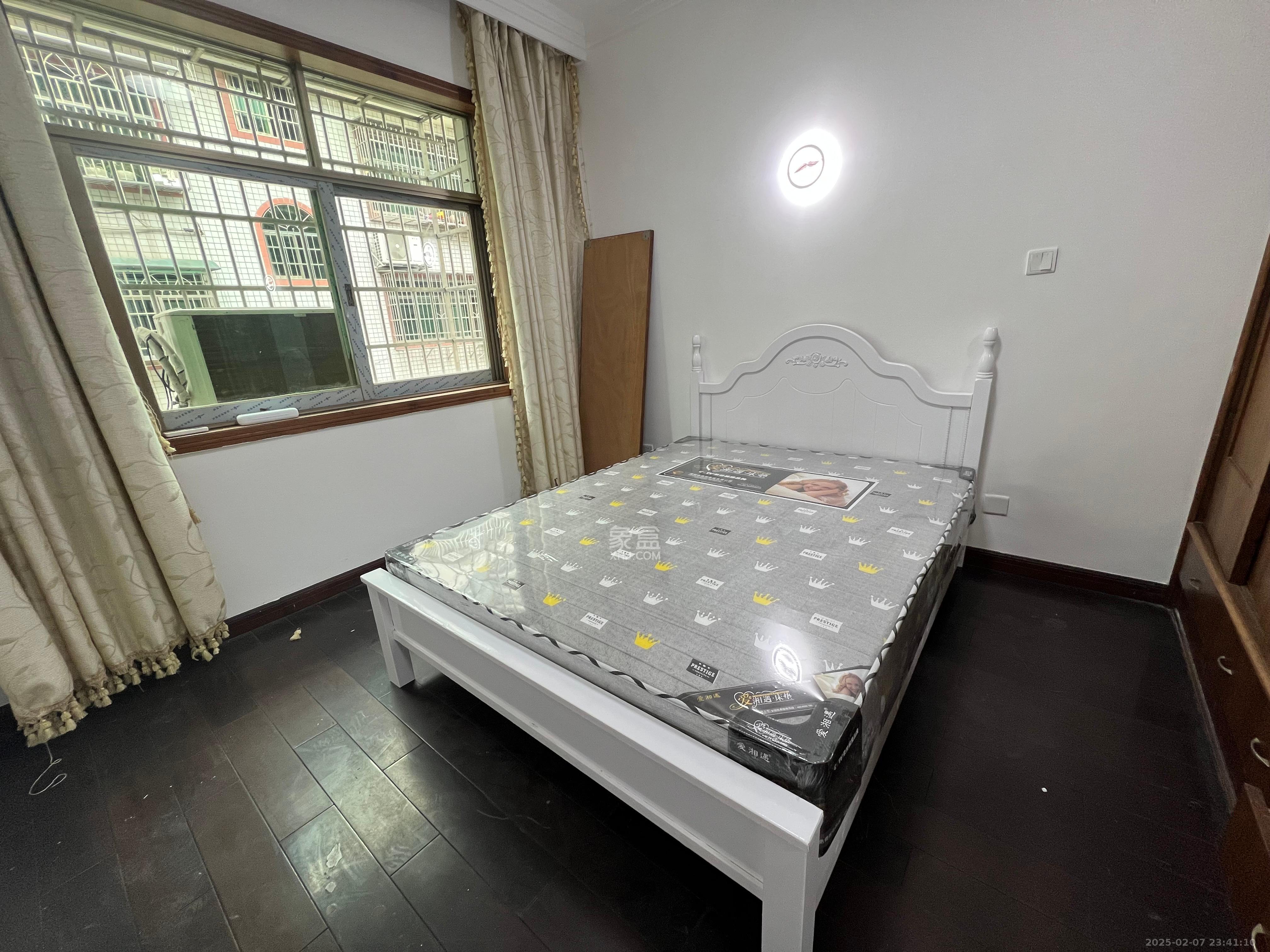 火炬村 3室2厅2卫 2200.0元/月 火炬村 3室2厅2卫 2200.0元/月室内图