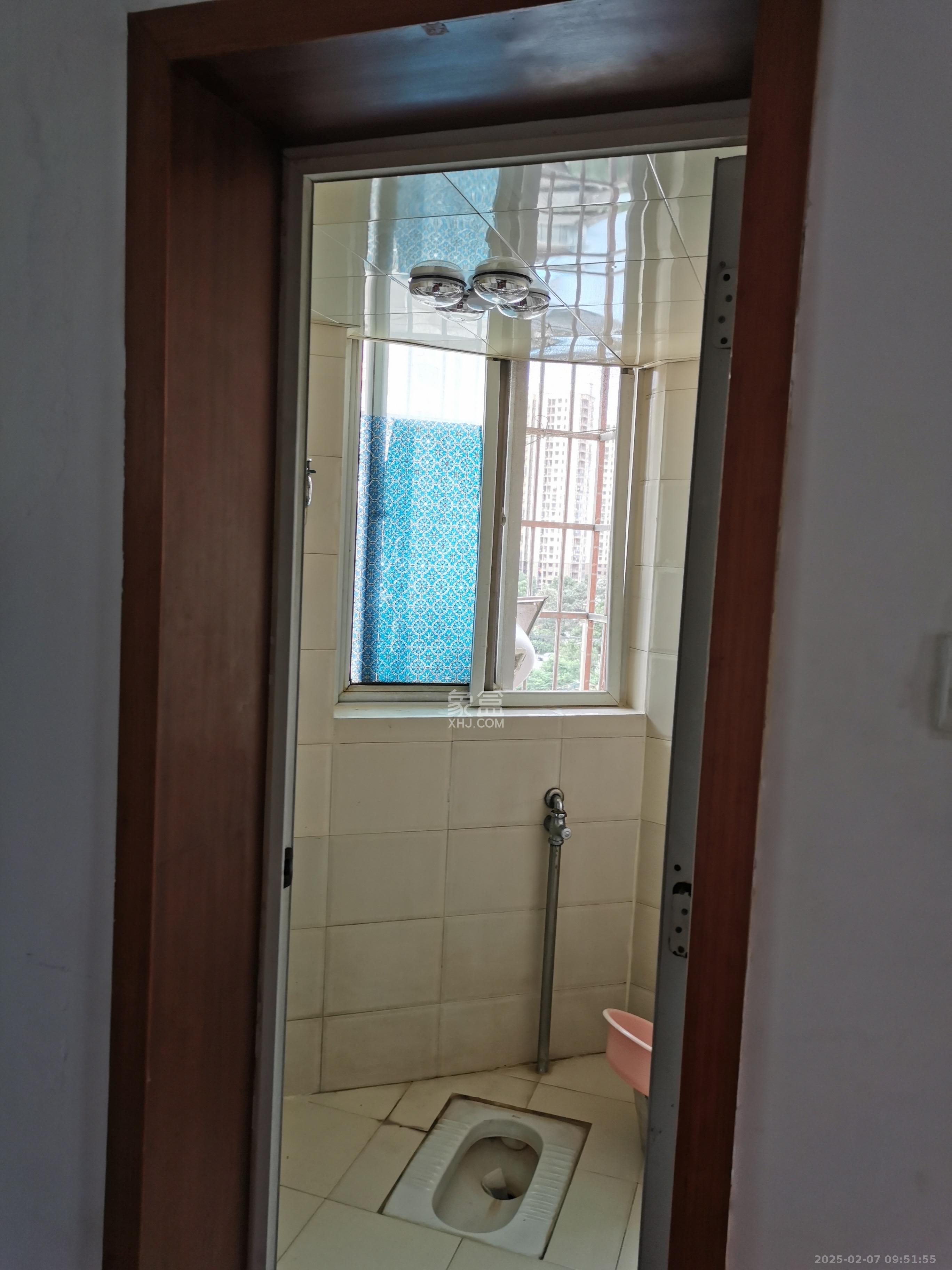 陡岭社区  2室1厅1卫    2000.0元/月 陡岭社区  2室1厅1卫    2000.0元/月室内图