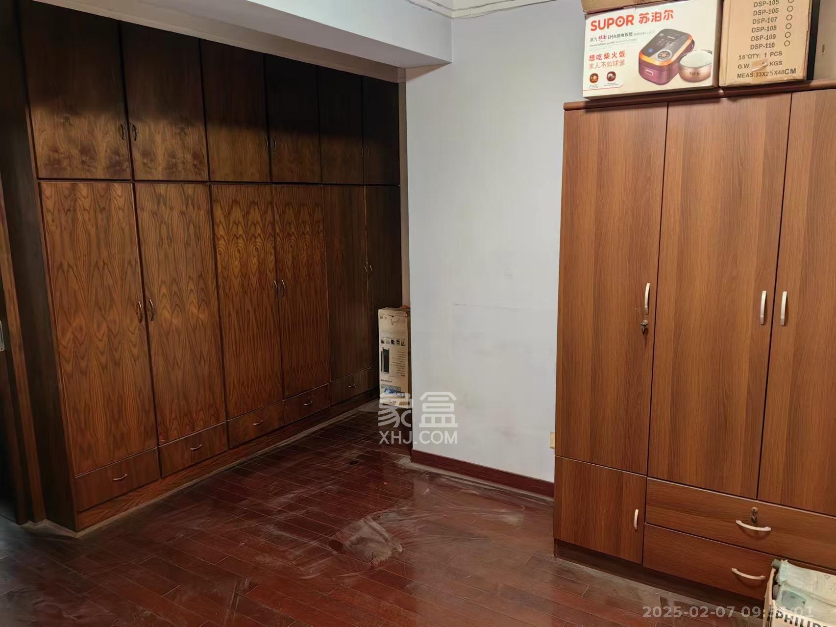 富湘园 5室2厅2卫 3300.0元/月 富湘园 5室2厅2卫 3300.0元/月室内图