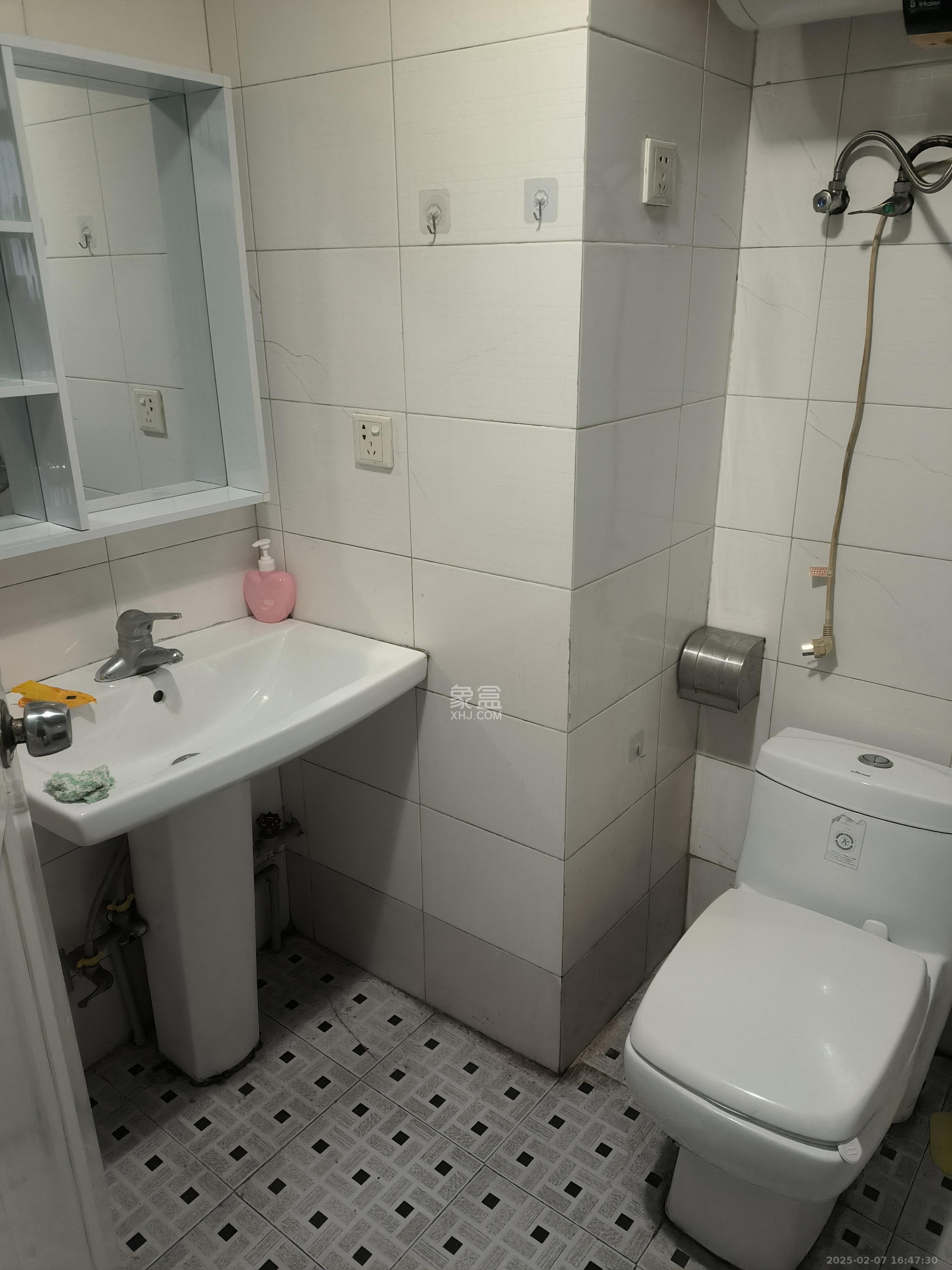 湘江银座  1室1厅1卫   1750.00元/月室内图
