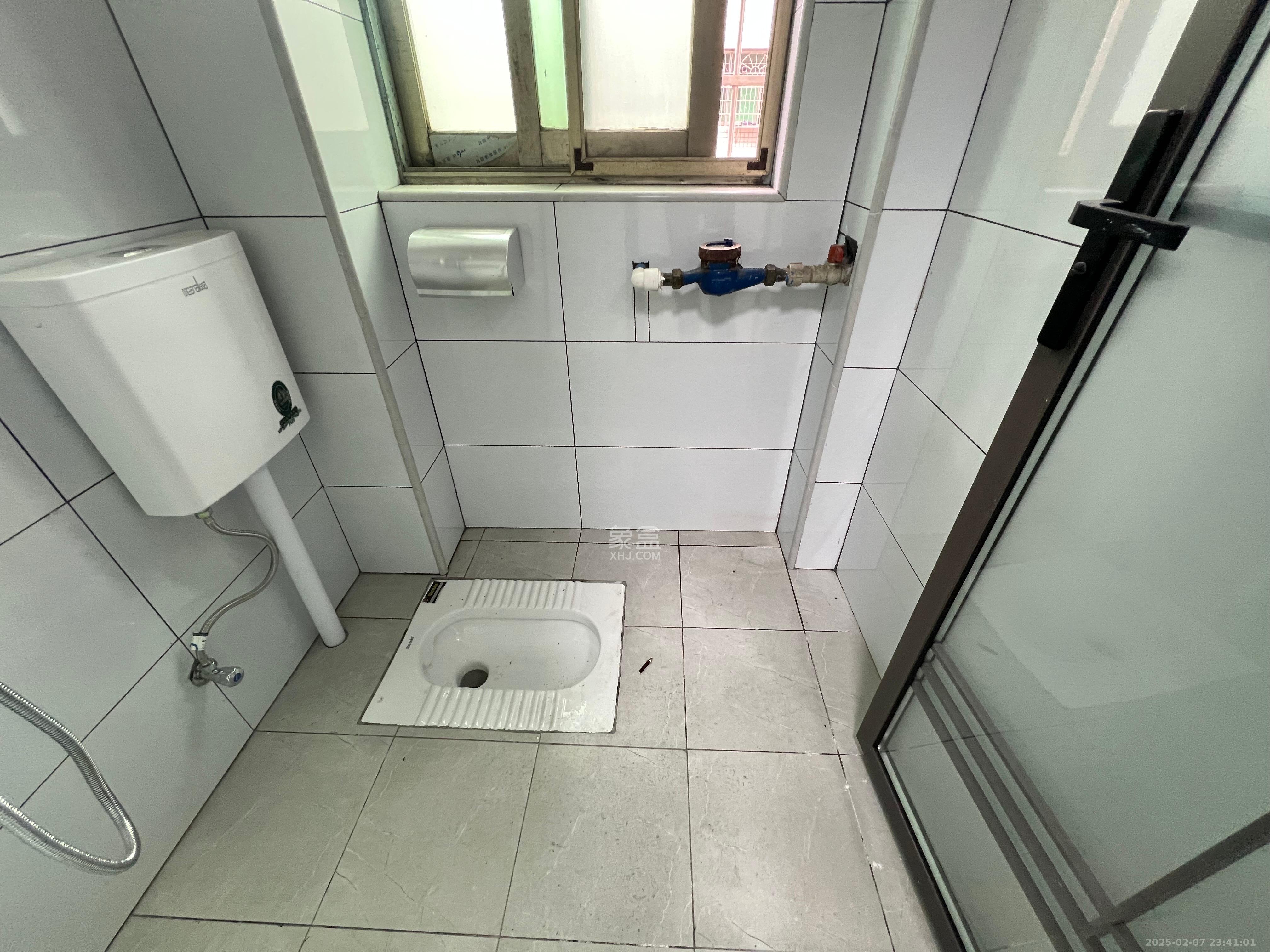 火炬村 3室2厅2卫 2200.0元/月 火炬村 3室2厅2卫 2200.0元/月室内图