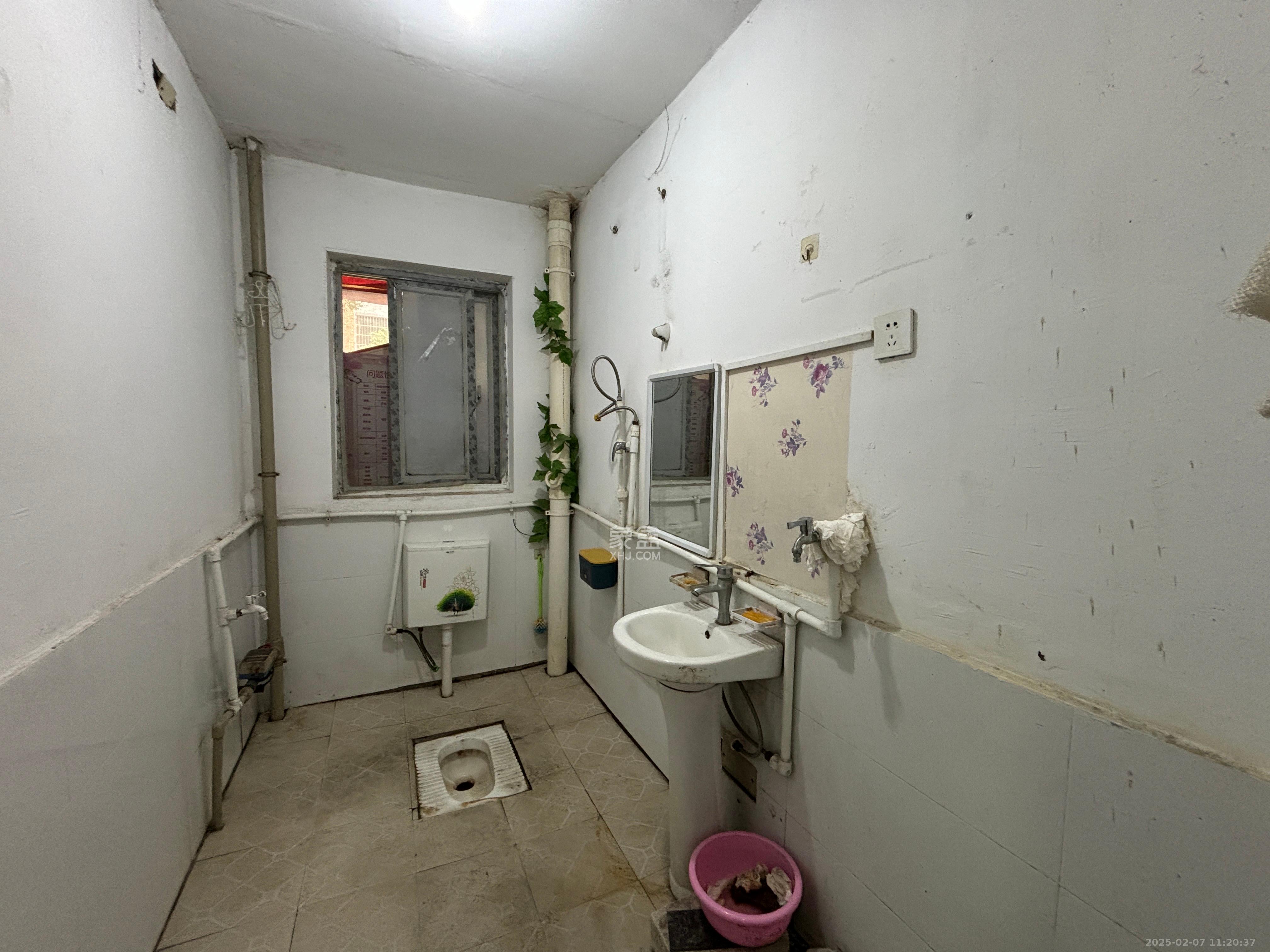 山水湾  3室2厅1卫    1600.0元/月室内图