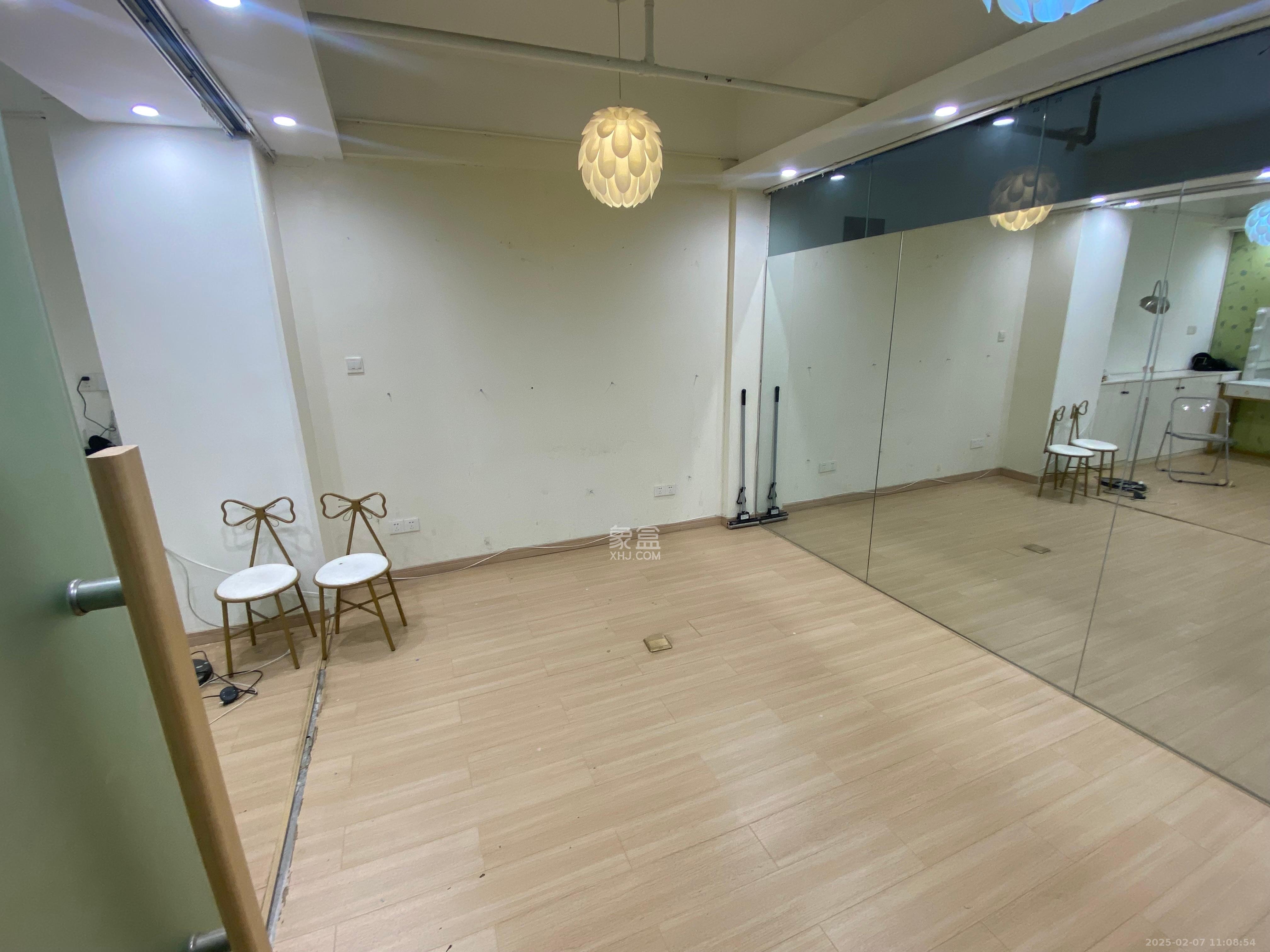蓝湾国际广场  2室2厅1卫   5000.00元/月室内图
