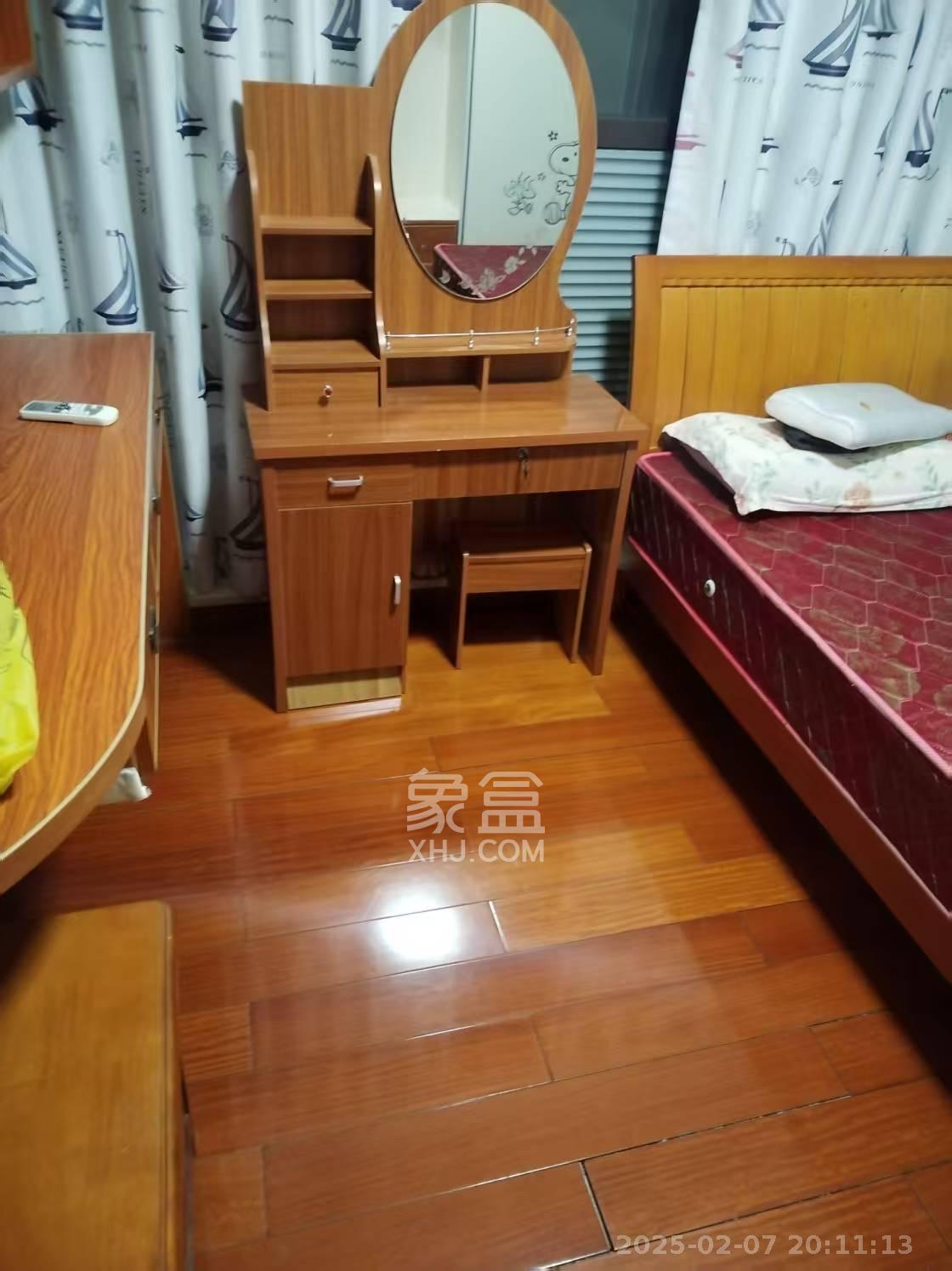 中建信和城  1室2厅1卫   2200.00元/月室内图