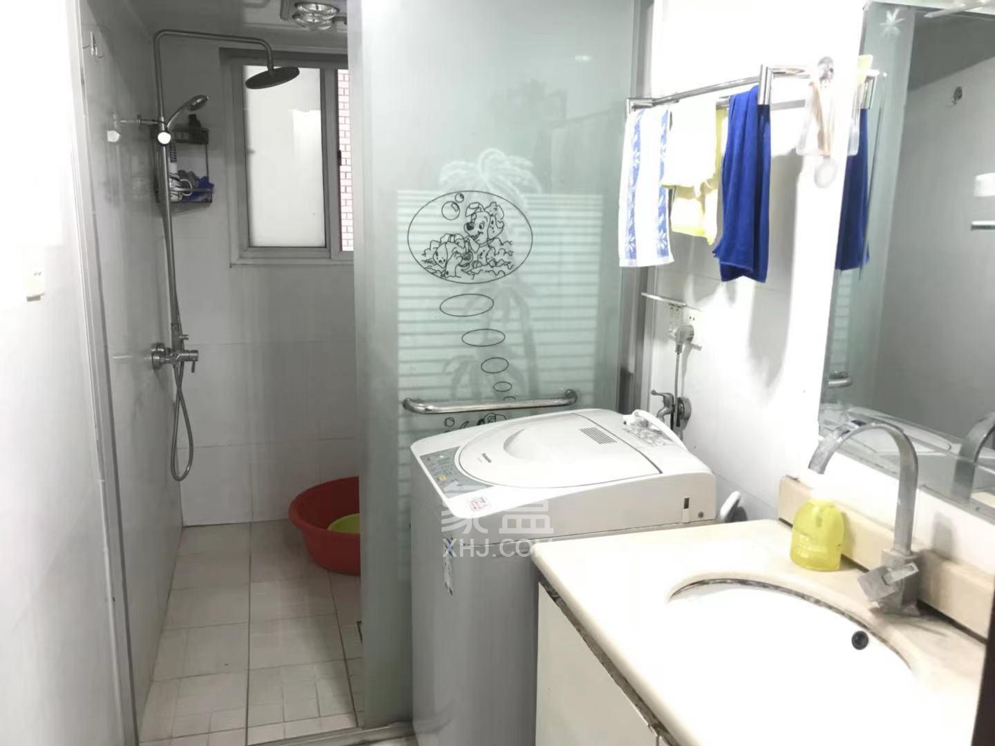 嘉盛华庭(一期、二期、三期) 3室2厅1卫 2000.0元/月 嘉盛华庭(一期、二期、三期) 3室2厅1卫 2000.0元/月室内图