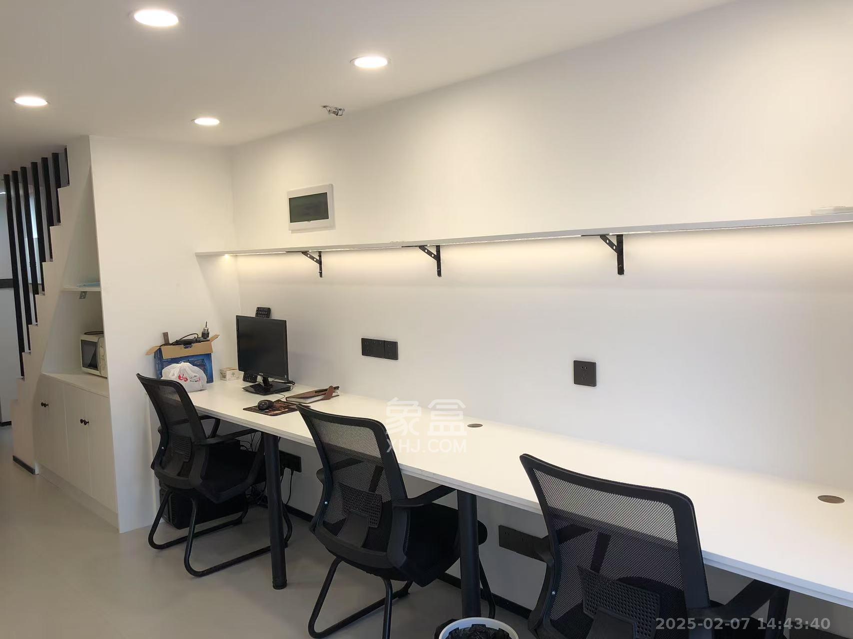 新长海D1站 1室1厅1卫 1600.0元/月 新长海D1站 1室1厅1卫 1600.0元/月室内图