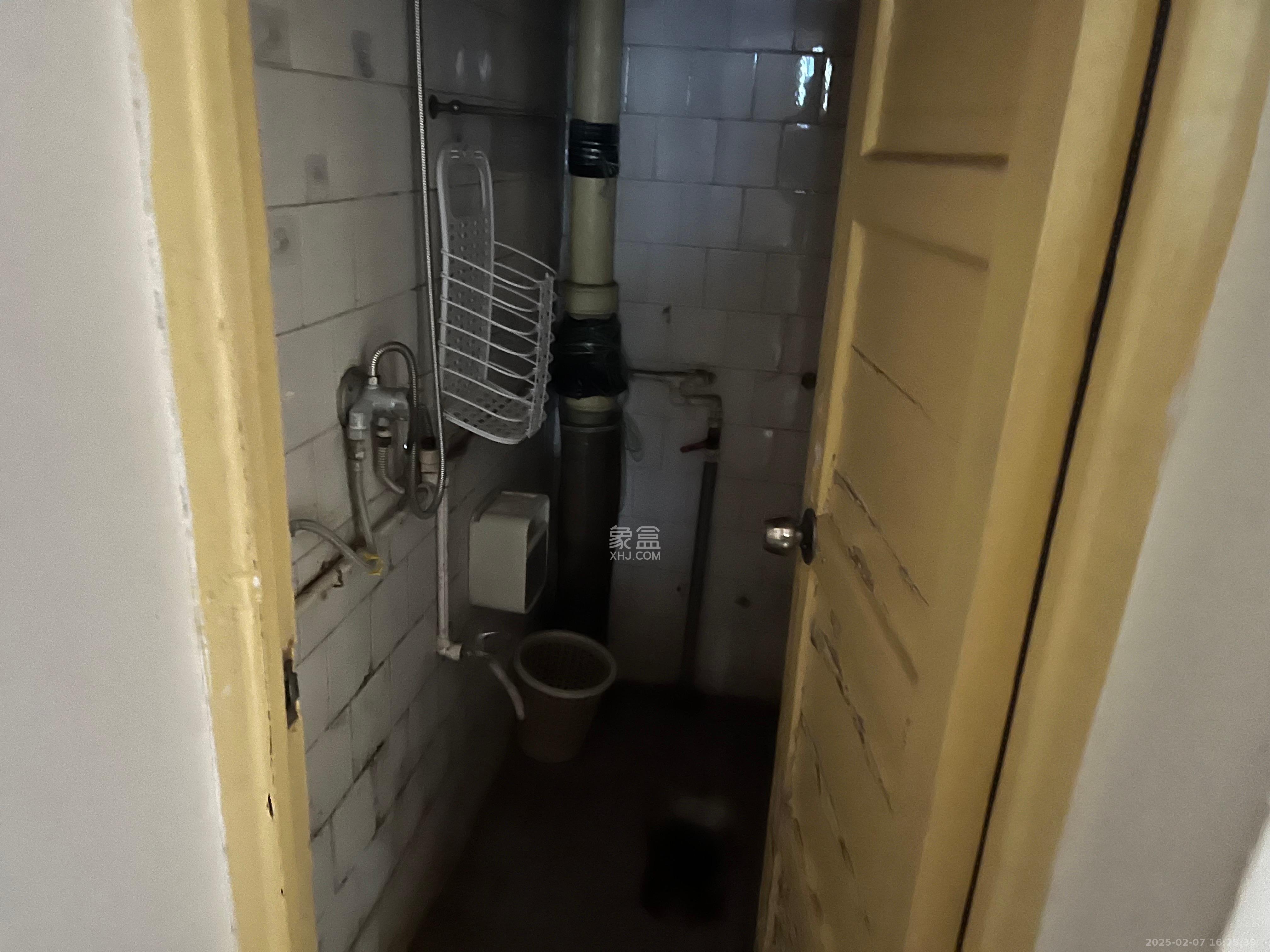 省劳卫所宿舍(职防院小区)  2室1厅1卫    1300.0元/月 省劳卫所宿舍(职防院小区)  2室1厅1卫    1300.0元/月室内图