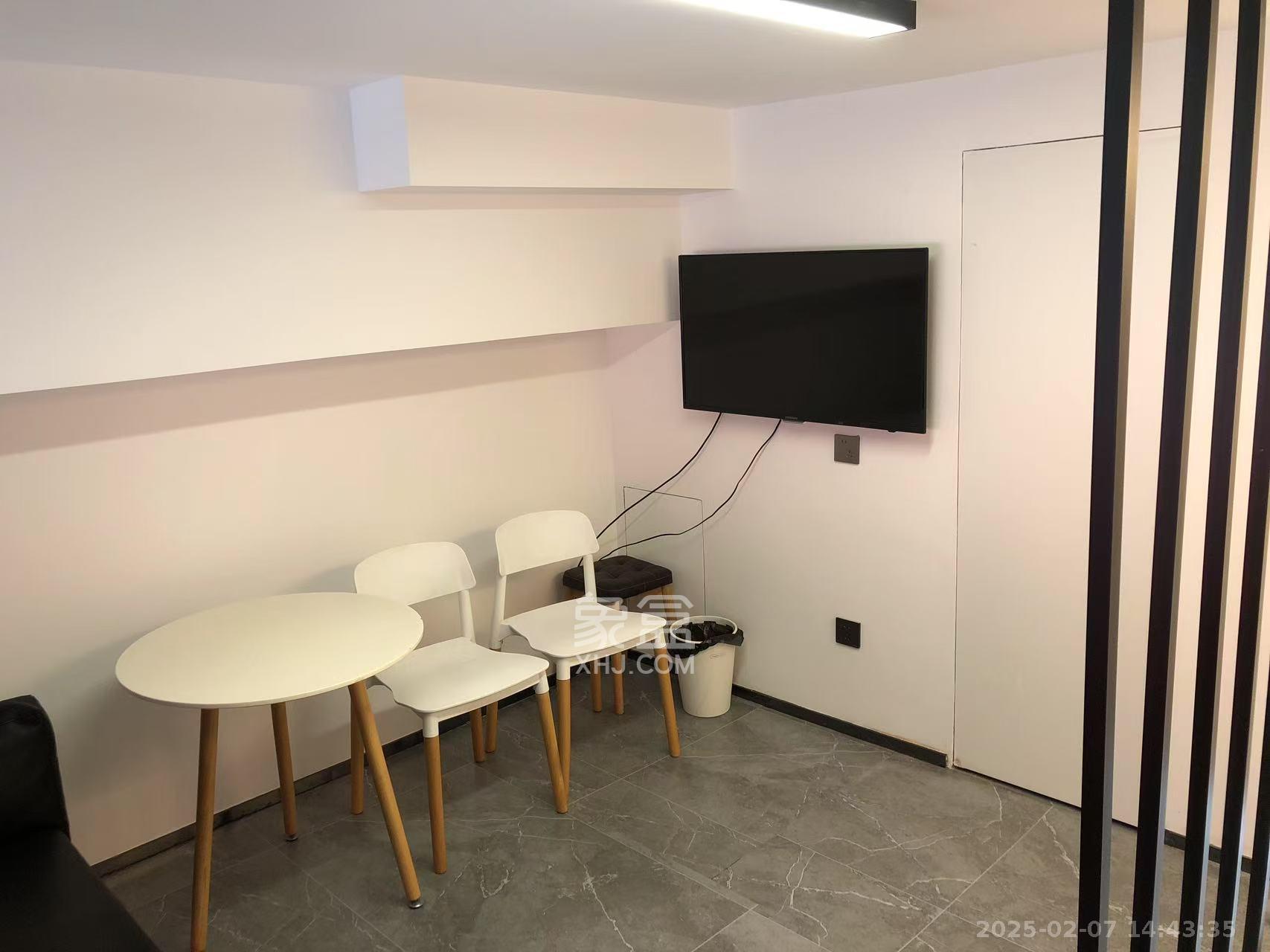 新长海D1站 1室1厅1卫 1600.0元/月 新长海D1站 1室1厅1卫 1600.0元/月室内图