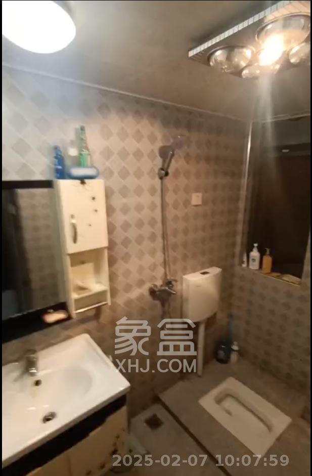 湘府9号  2室1厅1卫   2000.00元/月室内图