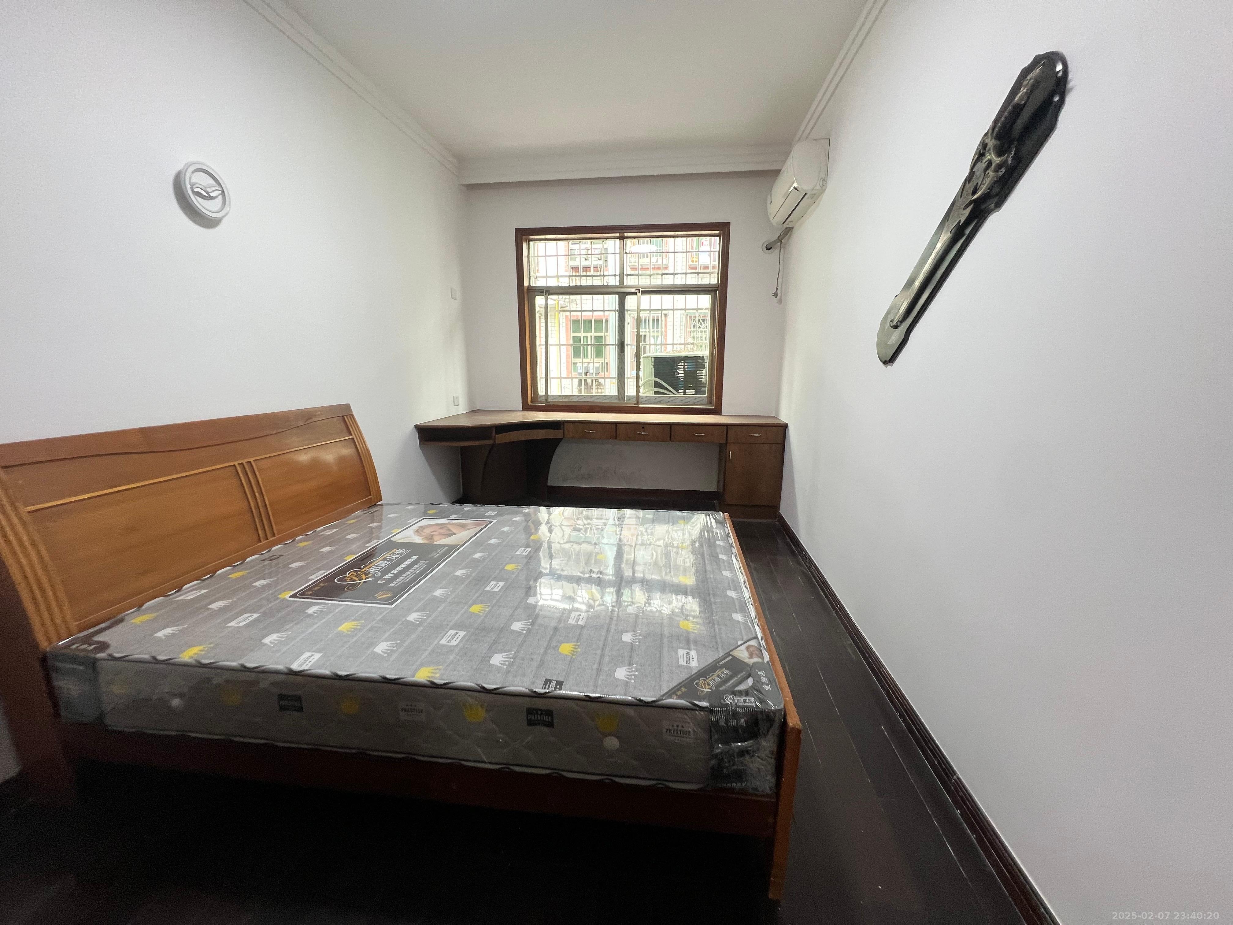 火炬村 3室2厅2卫 2200.0元/月 火炬村 3室2厅2卫 2200.0元/月室内图