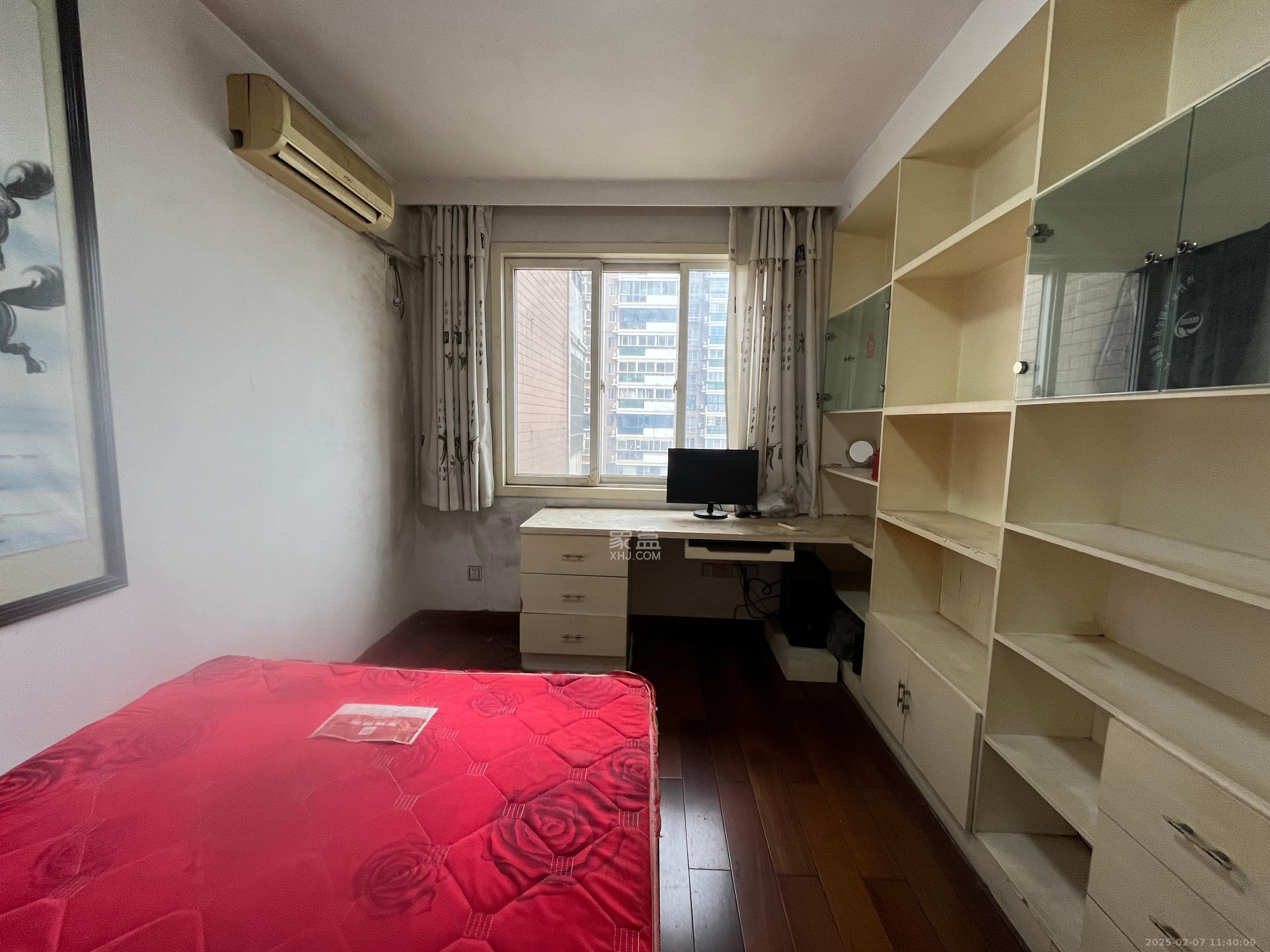 晶华美地  4室2厅2卫   2700.00元/月室内图