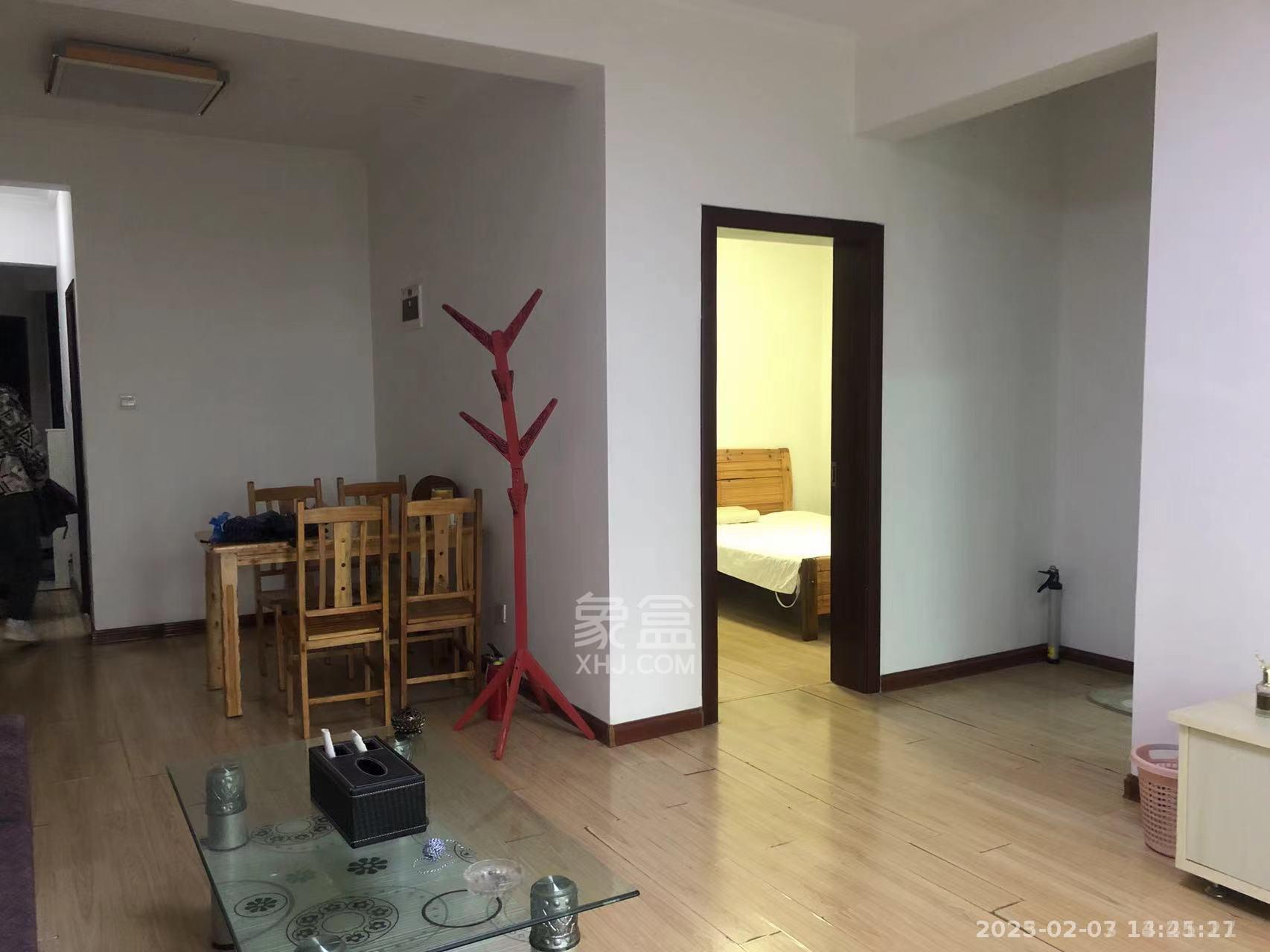 龙腾国际 1室2厅1卫 1500.0元/月 龙腾国际 1室2厅1卫 1500.0元/月室内图