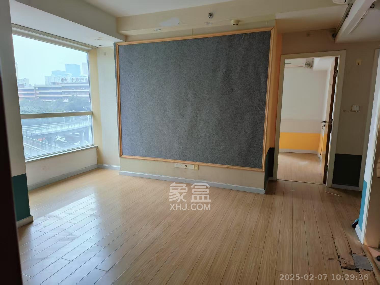 北辰三角洲E5区  1室1厅1卫   2200.00元/月室内图