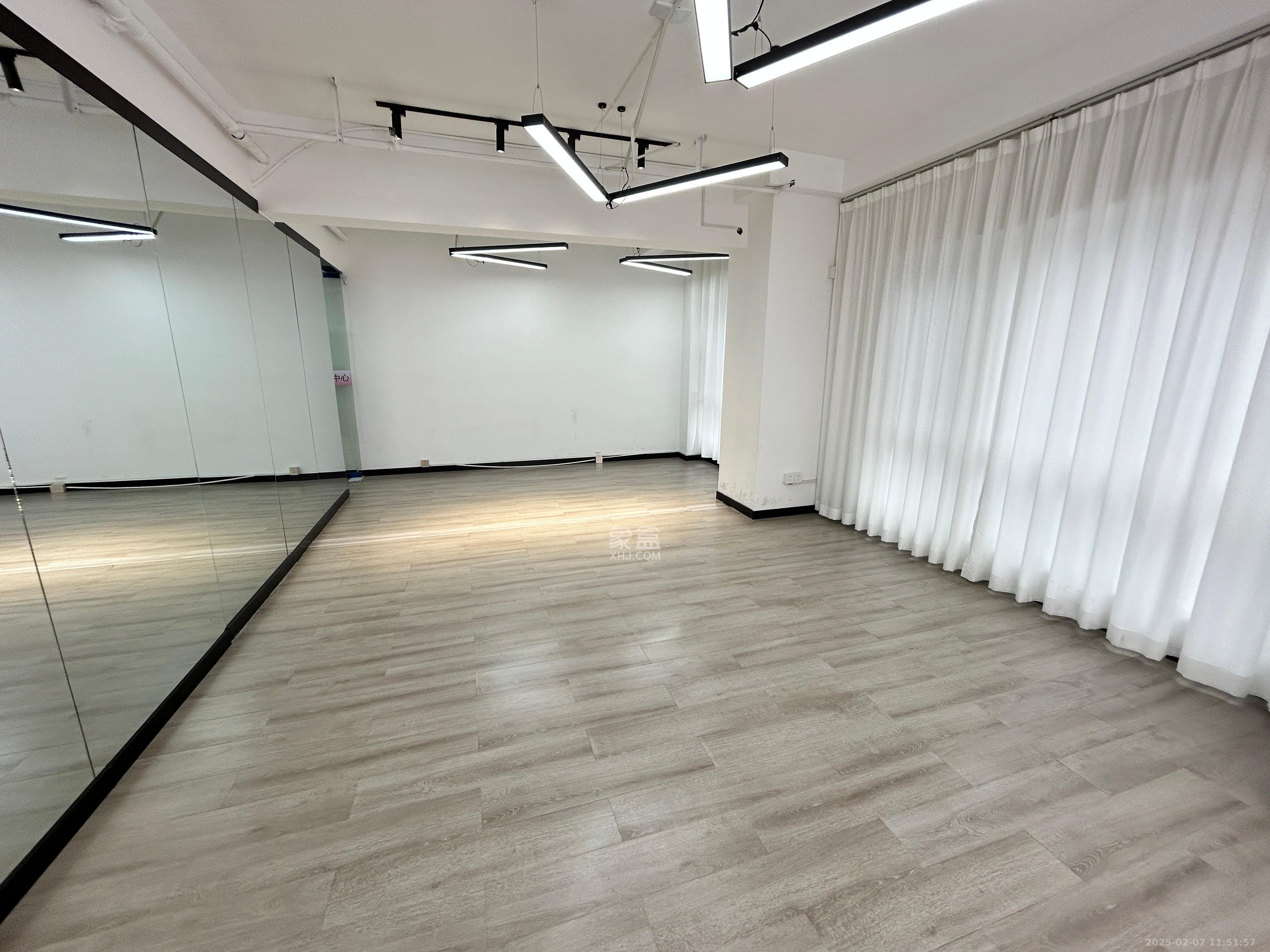 北辰三角洲B1E1区  1室1厅1卫   10000.00元/月