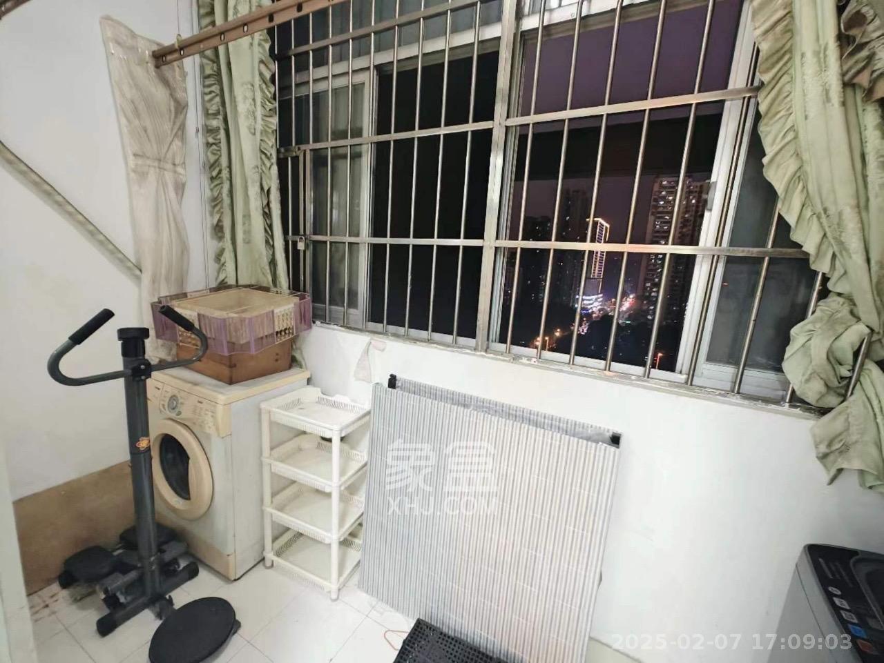 上河国际F座  2室1厅1卫   2000.00元/月室内图