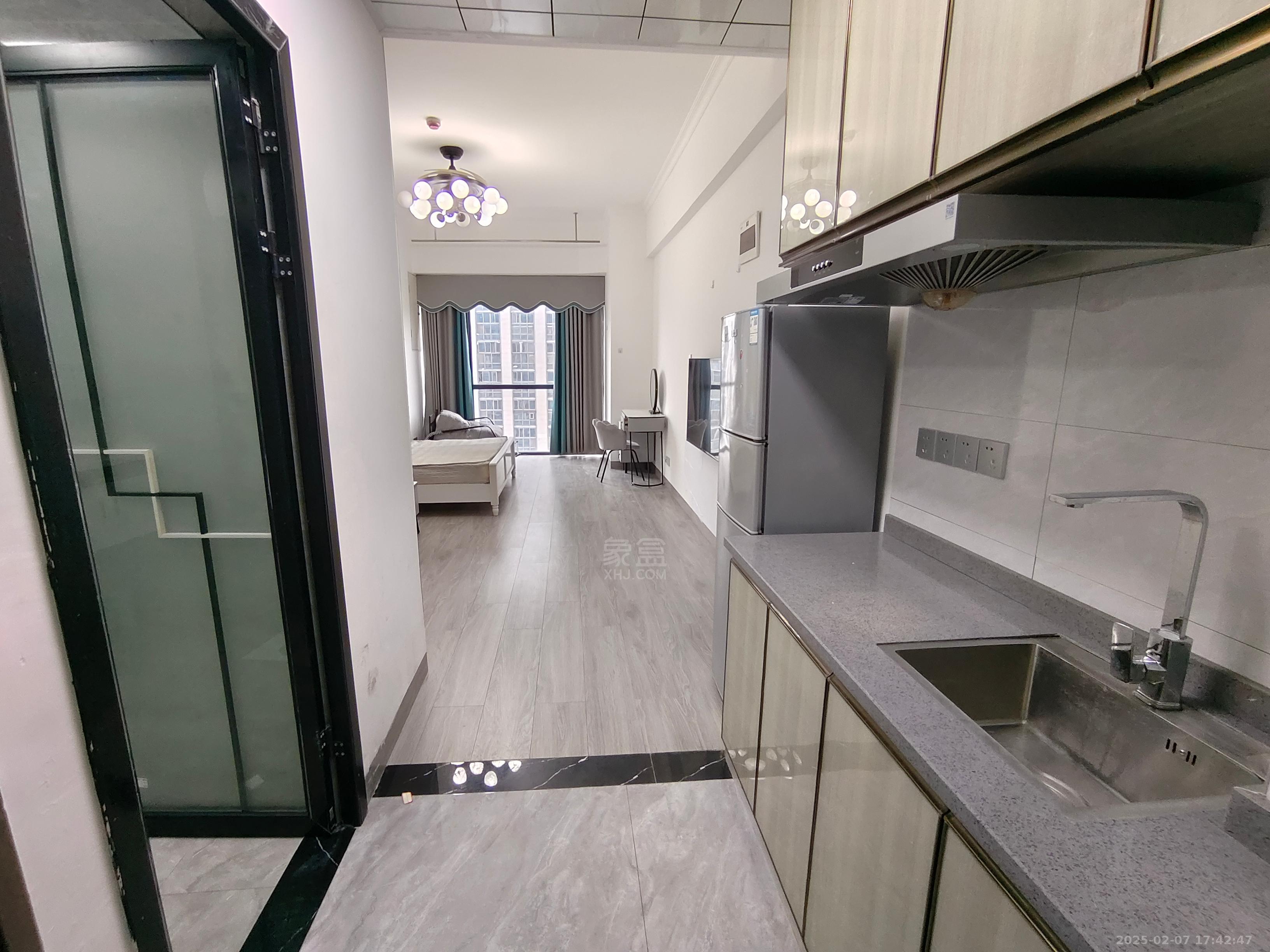 朗廷览江 1室1厅1卫 1500.0元/月 朗廷览江 1室1厅1卫 1500.0元/月室内图