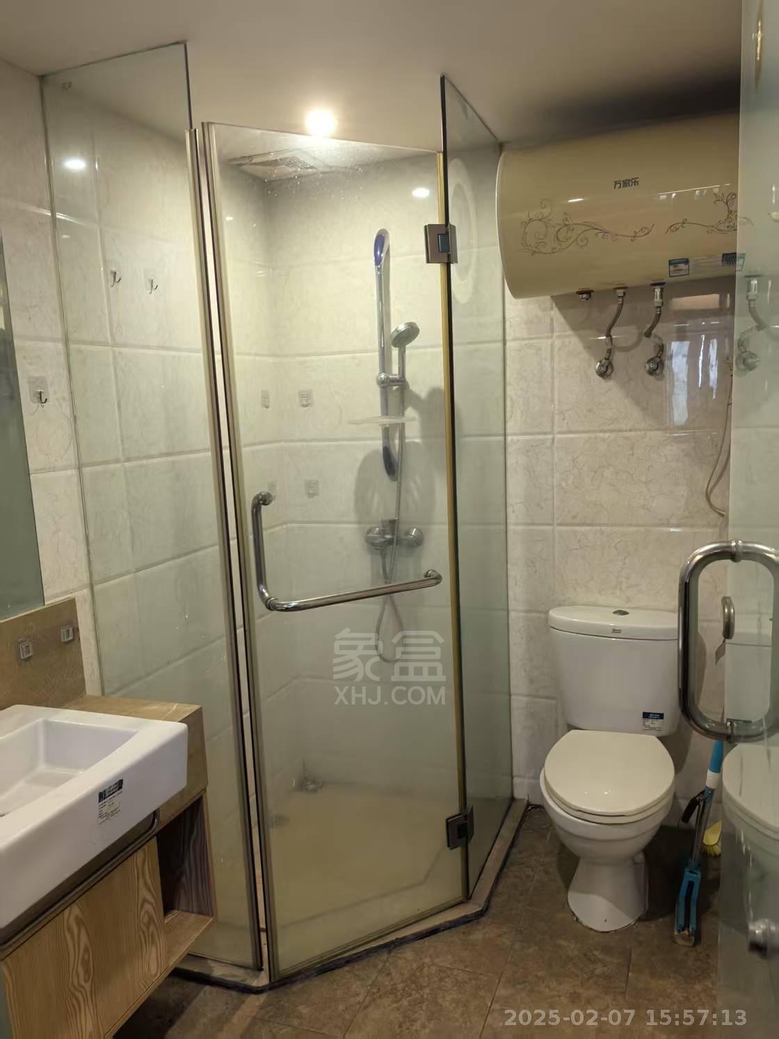 大汉希尔顿 1室1厅1卫 1500.0元/月 大汉希尔顿 1室1厅1卫 1500.0元/月室内图