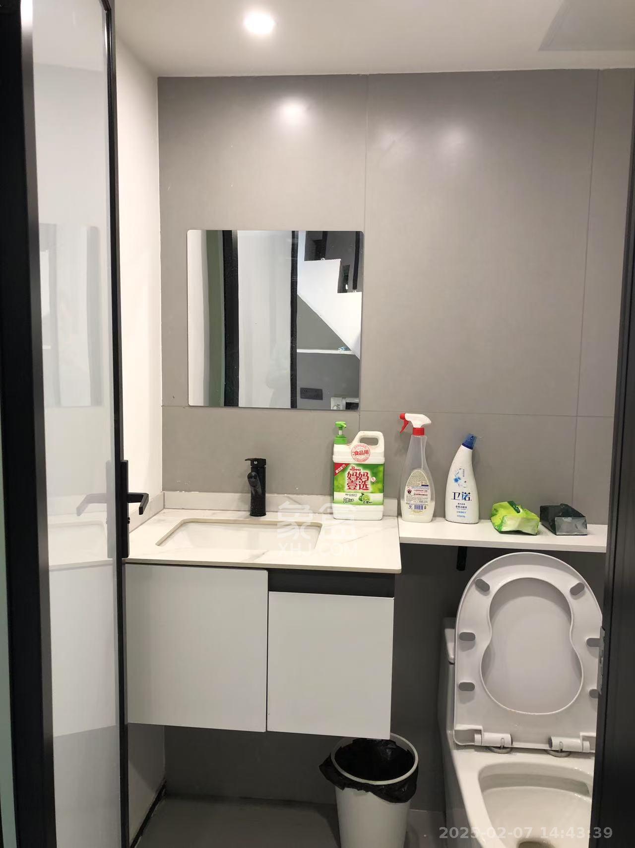 新长海D1站 1室1厅1卫 1600.0元/月 新长海D1站 1室1厅1卫 1600.0元/月室内图