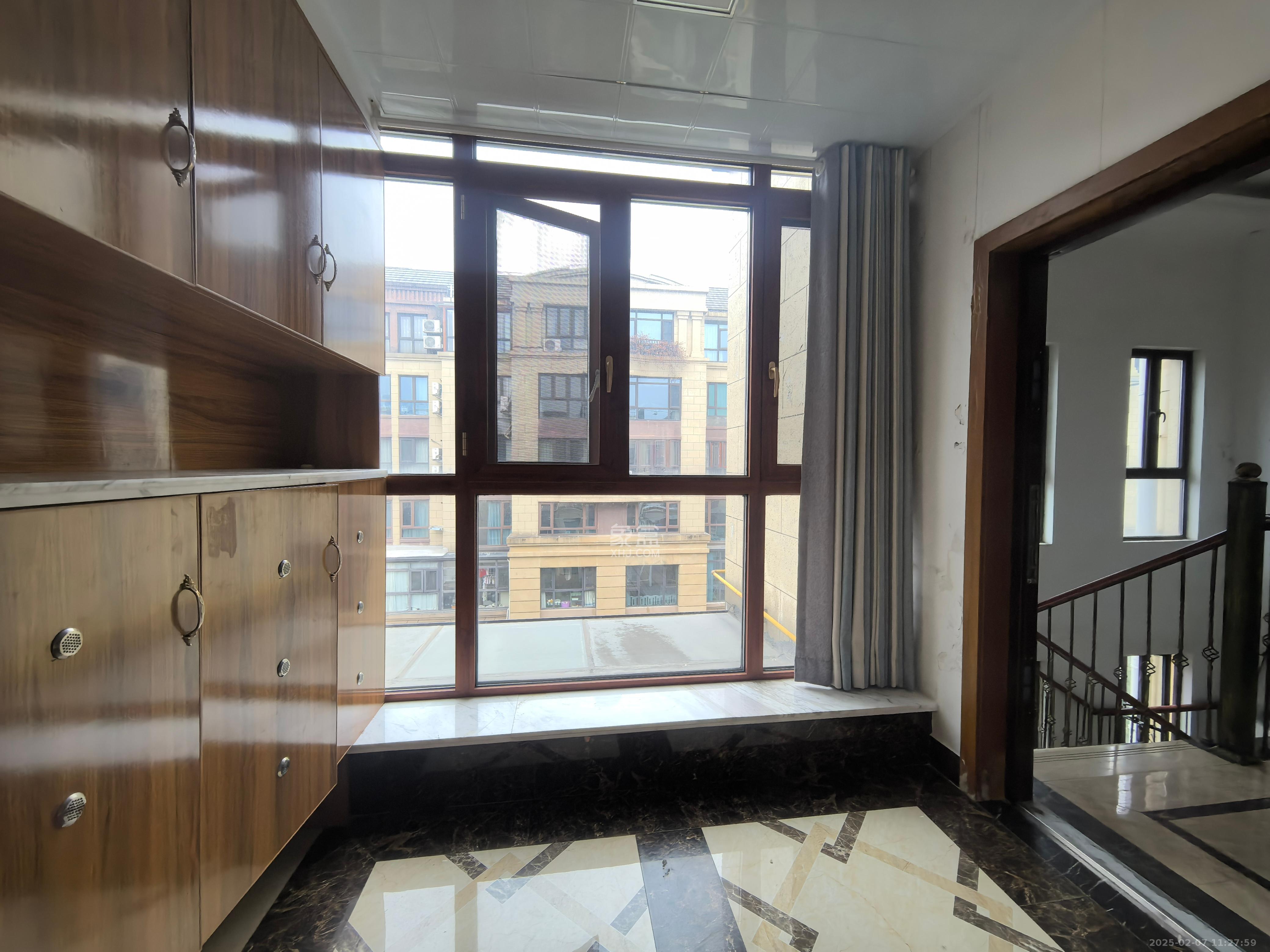 奥克斯缔壹城 5室2厅1卫 3000.0元/月 奥克斯缔壹城 5室2厅1卫 3000.0元/月室内图