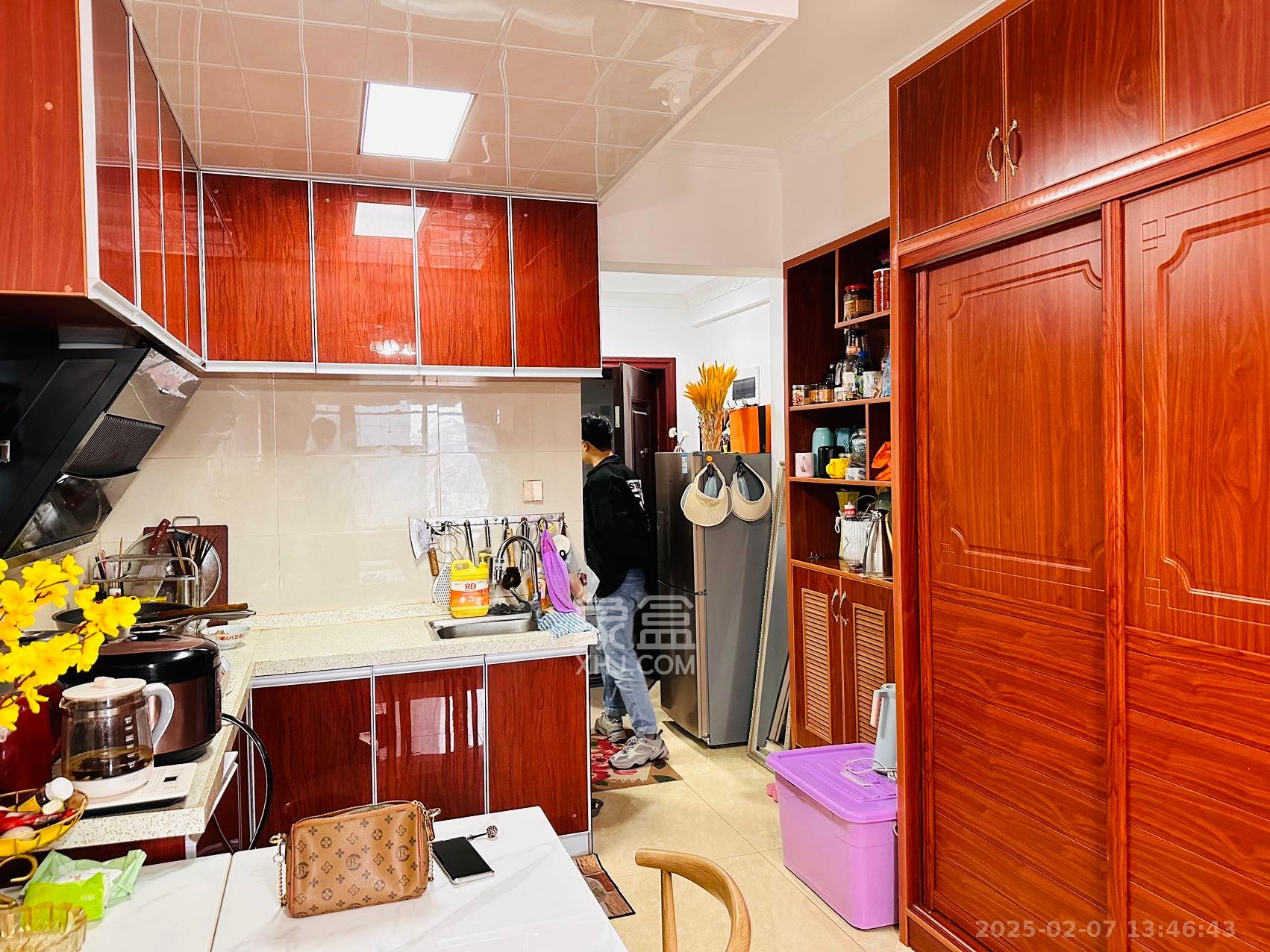 裕天国际商汇中心 1室0厅0卫 1500.0元/月 裕天国际商汇中心 1室0厅0卫 1500.0元/月室内图