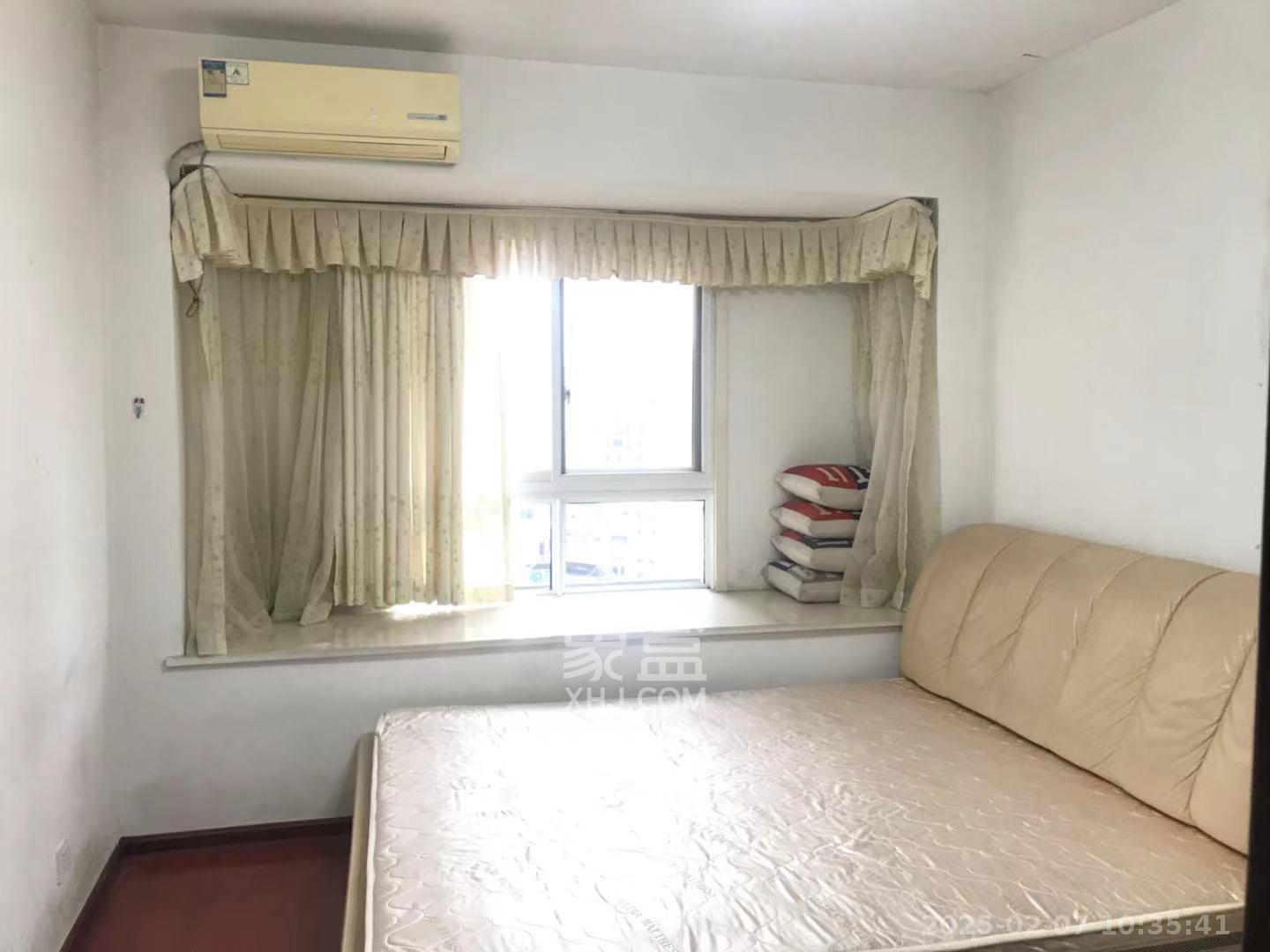 嘉盛华庭(一期、二期、三期)  3室2厅1卫    2000.0元/月 嘉盛华庭(一期、二期、三期)  3室2厅1卫    2000.0元/月