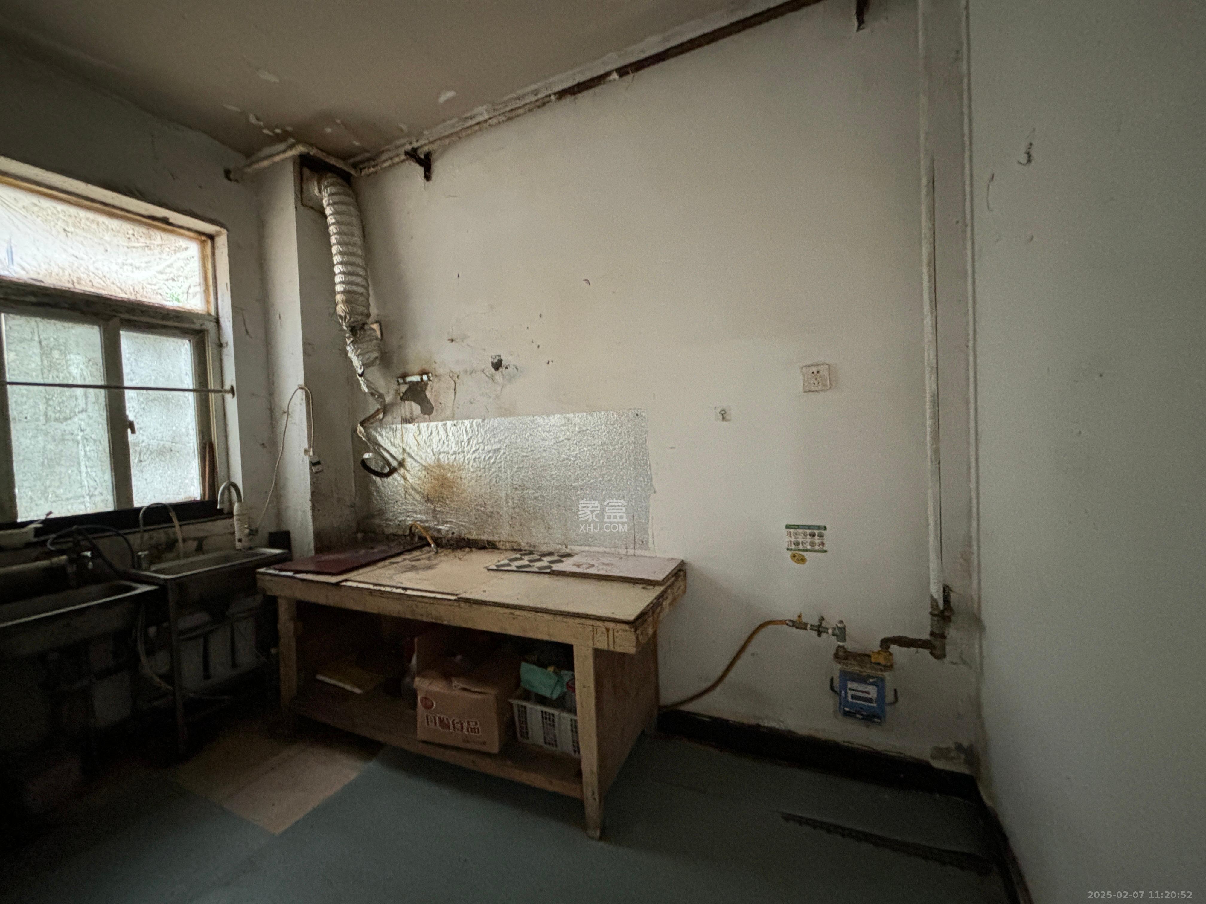 山水湾  3室2厅1卫    1600.0元/月室内图